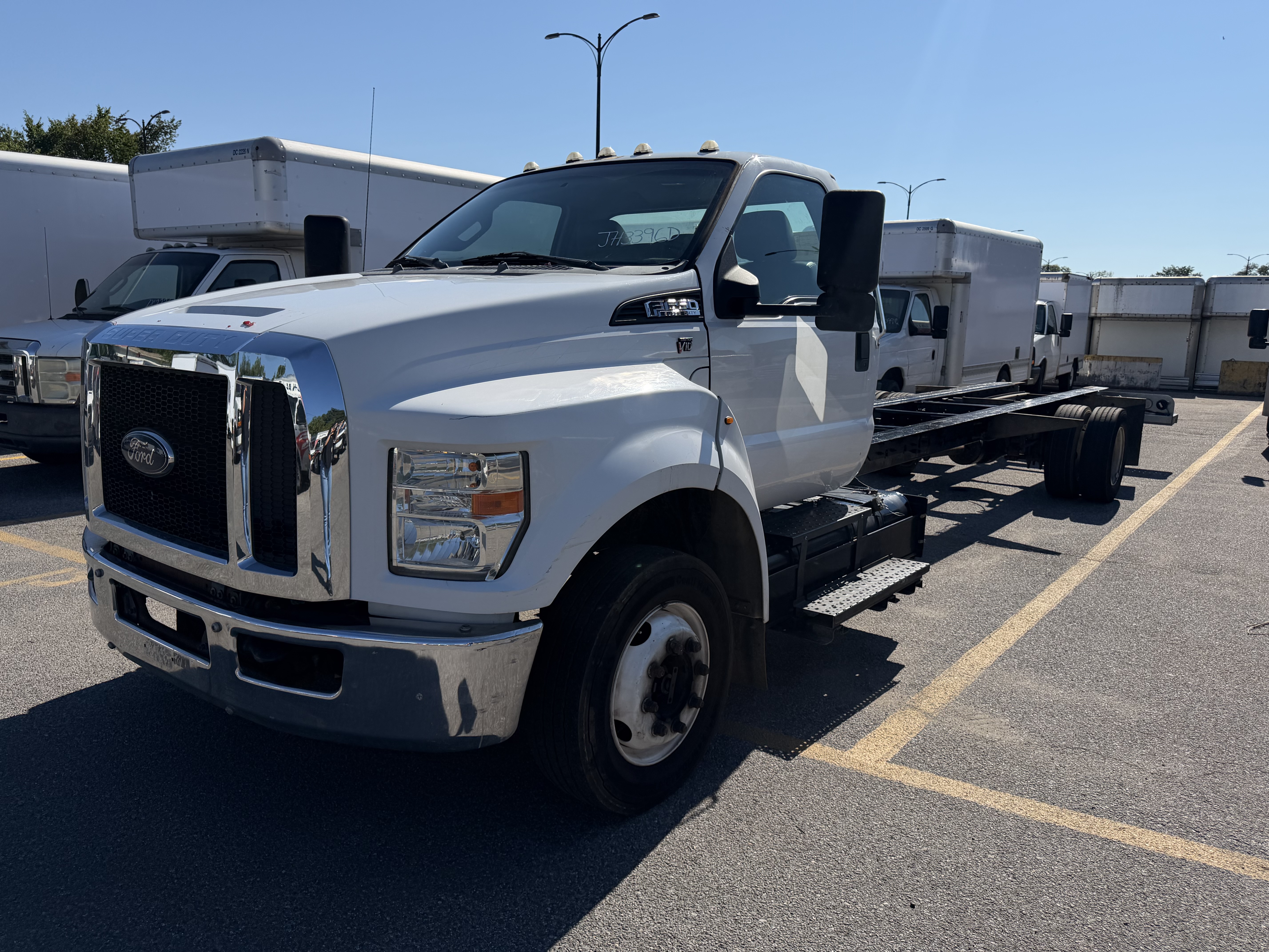 Used 2016 26 ' Cab and Chassis for sale