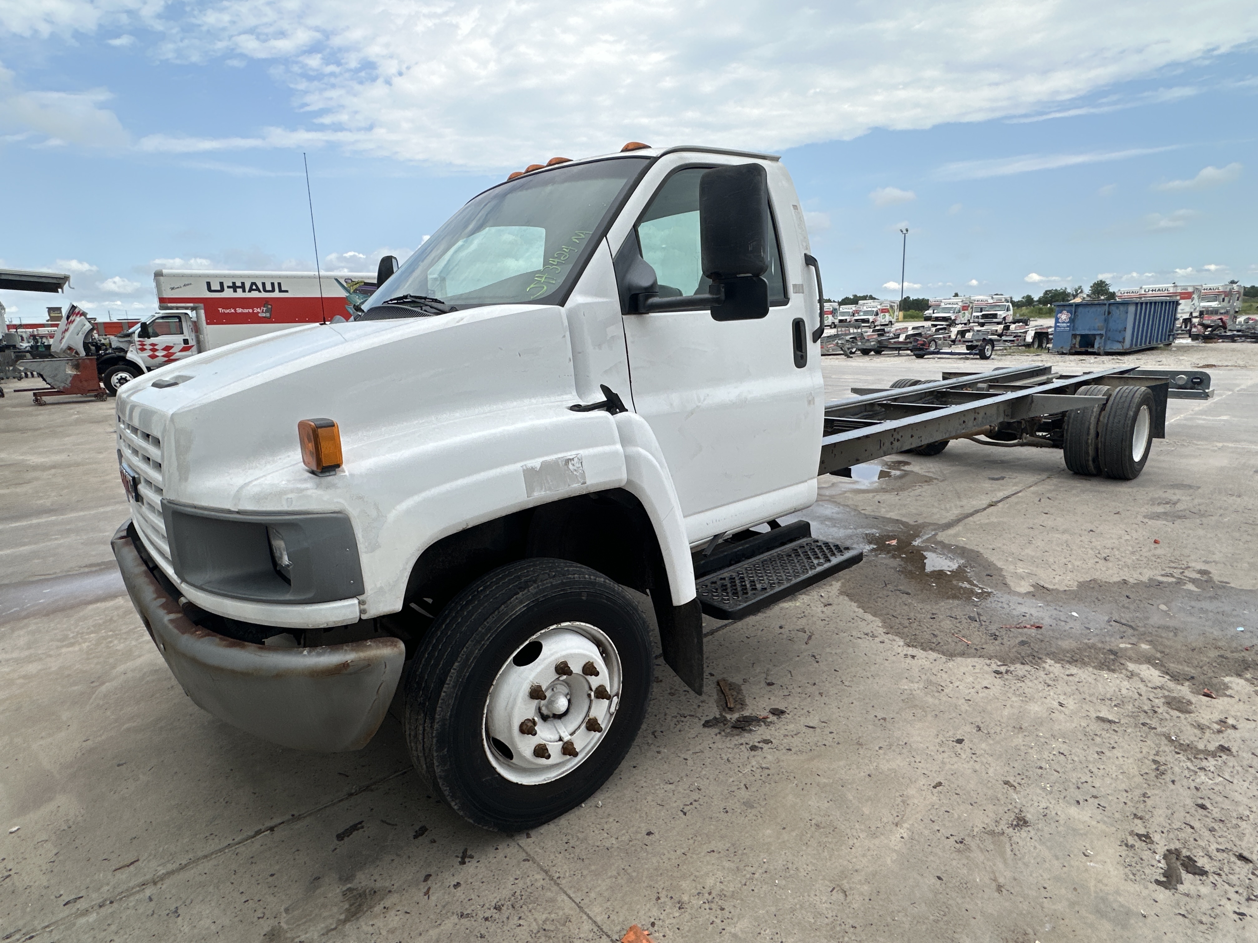 Used 2006 26 ' Cab and Chassis for sale
