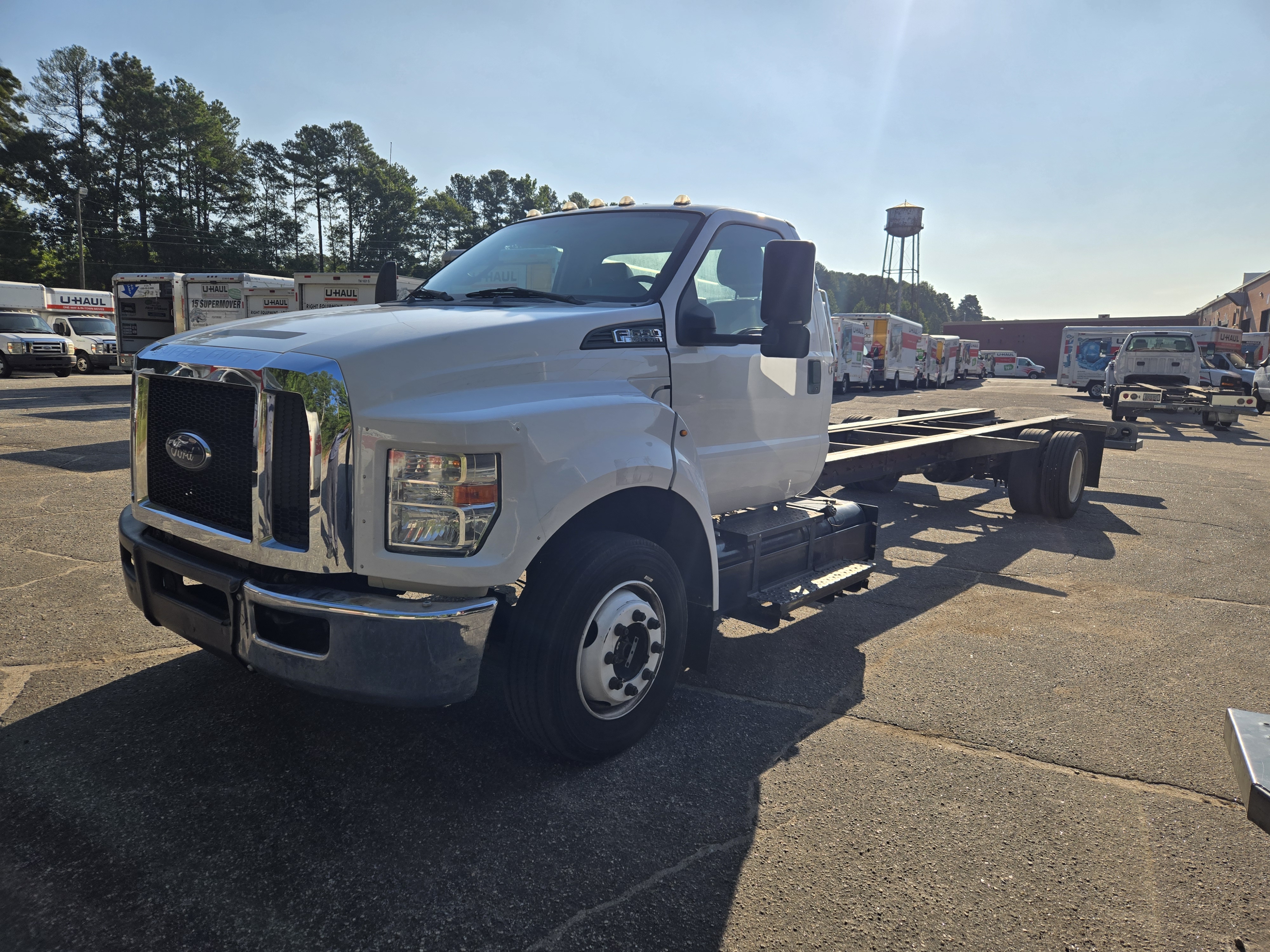 Used 2016 26 ' Cab and Chassis for sale