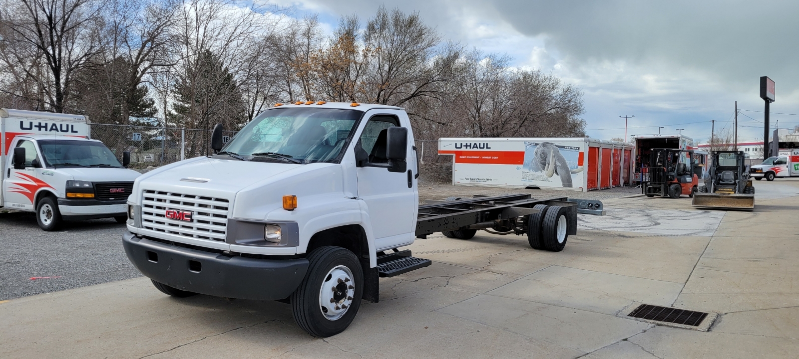 Used 2008 26 ' Cab and Chassis for sale