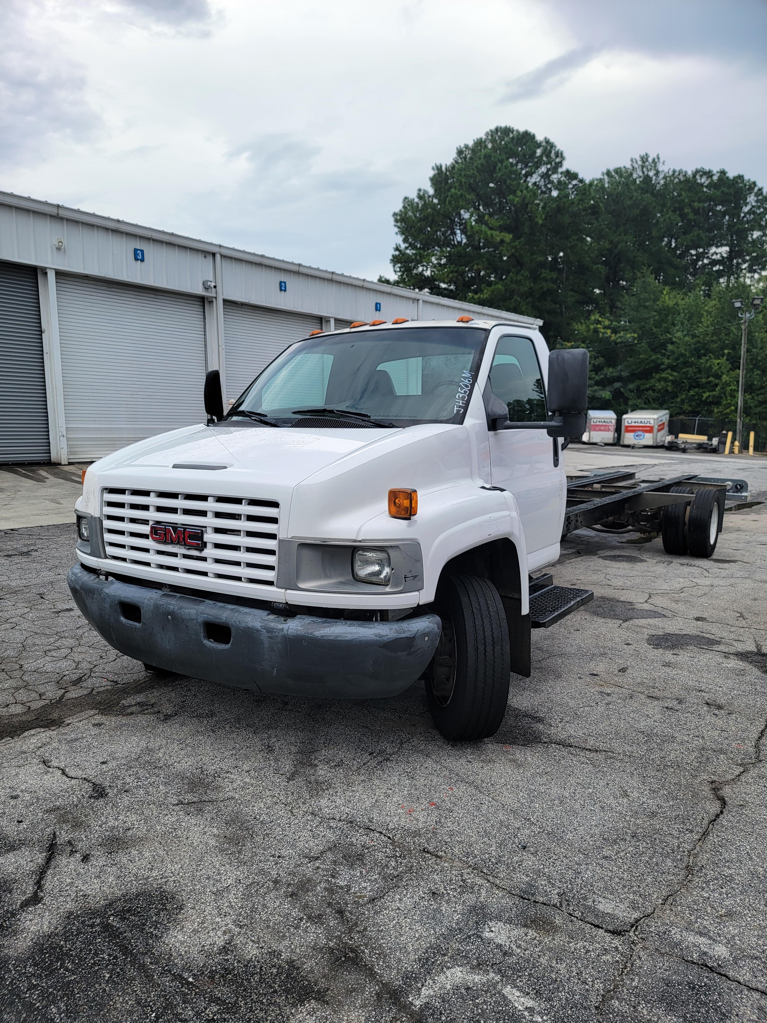 Used 2006 26 ' Cab and Chassis for sale