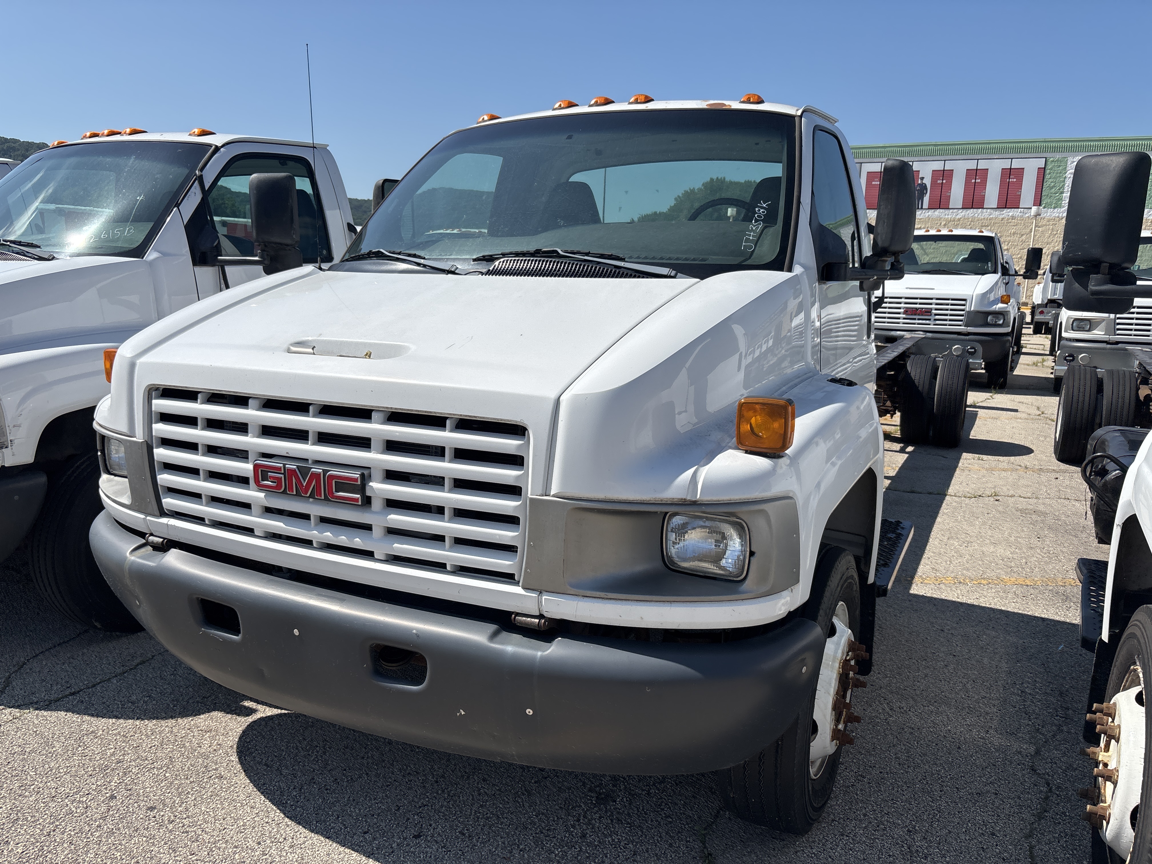 Used 2005 26 ' Cab and Chassis for sale