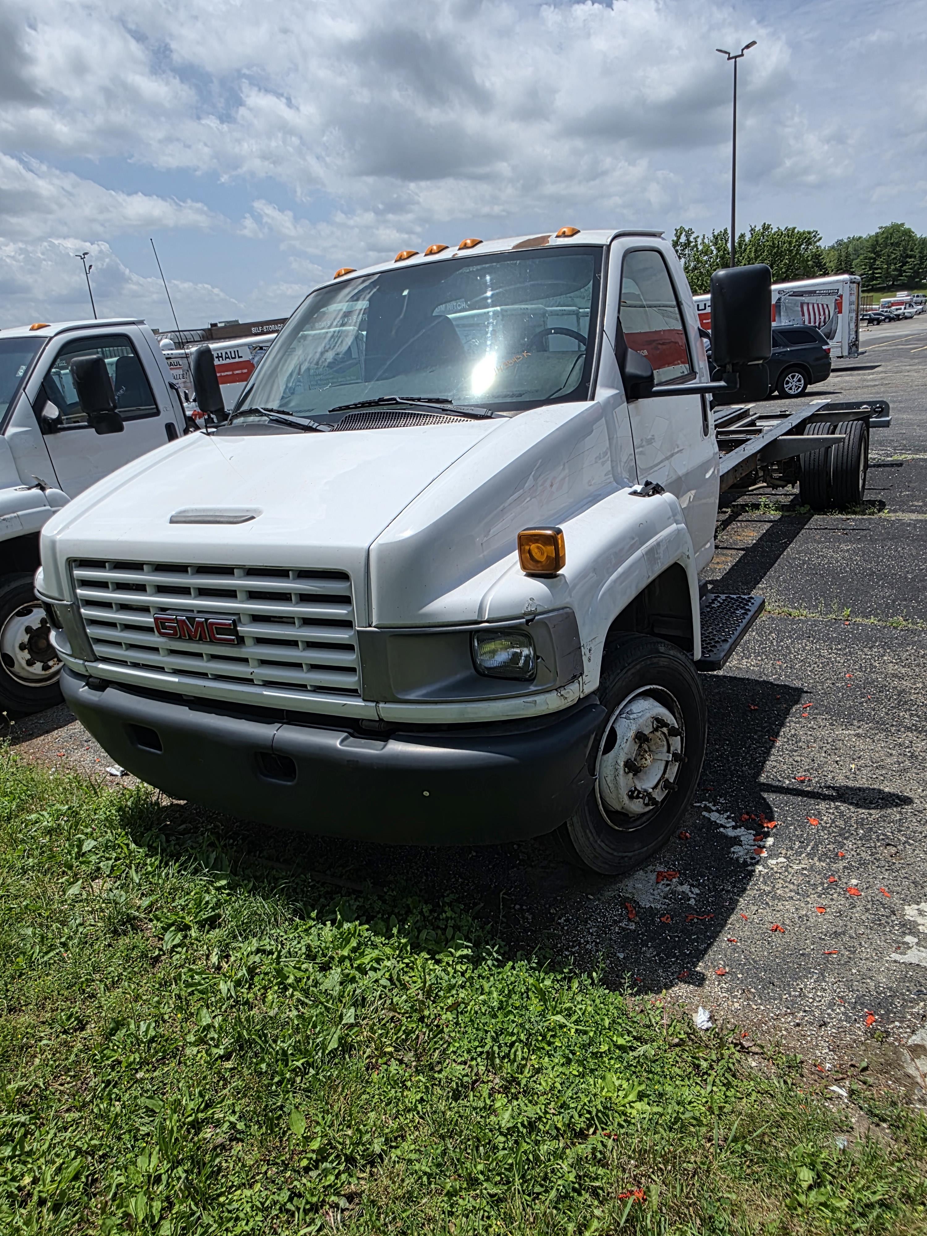 Used 2005 26 ' Cab and Chassis for sale