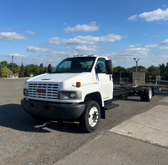Used 2008 26 ' Cab and Chassis for sale