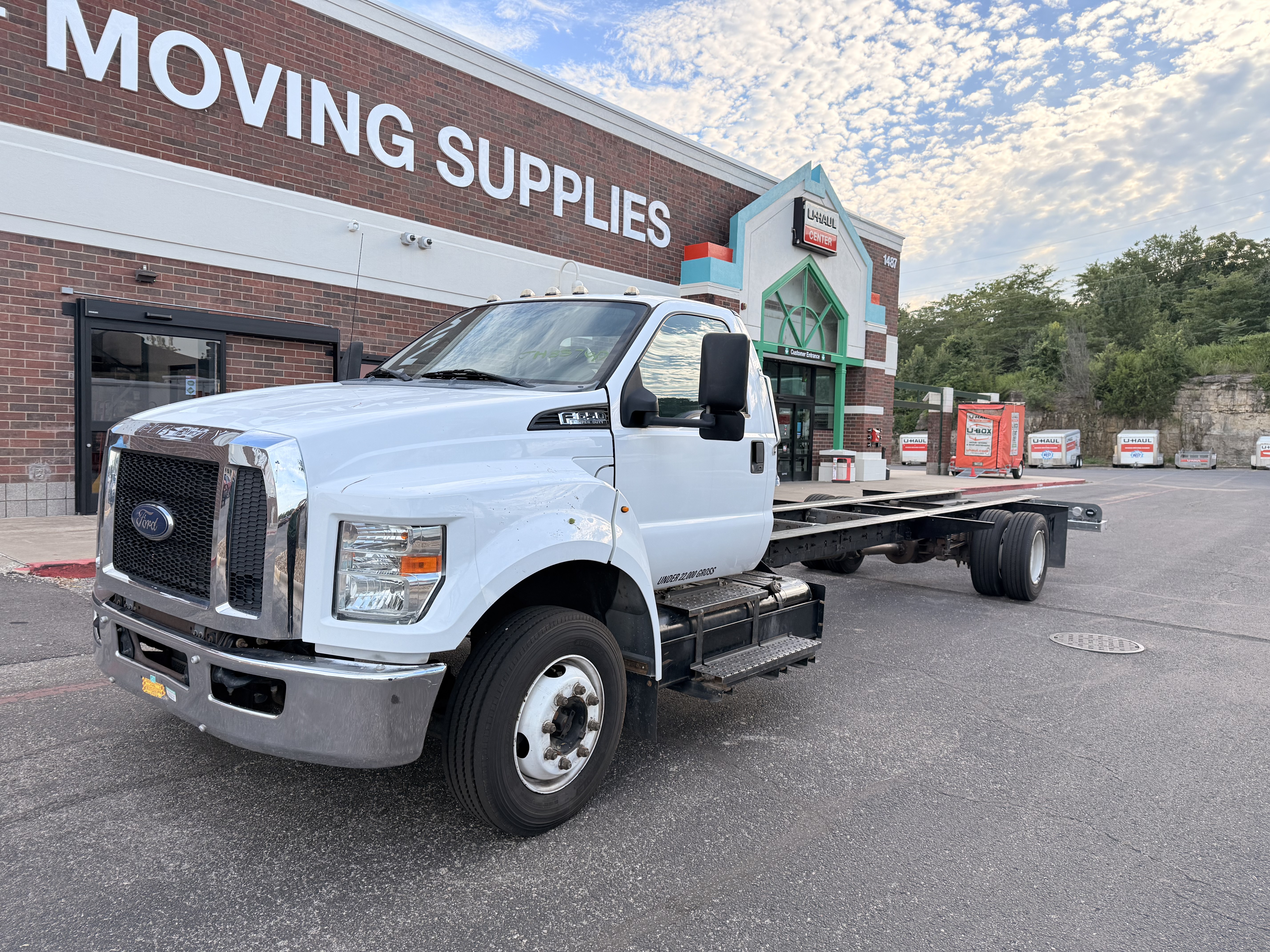 Used 2016 26 ' Cab and Chassis for sale
