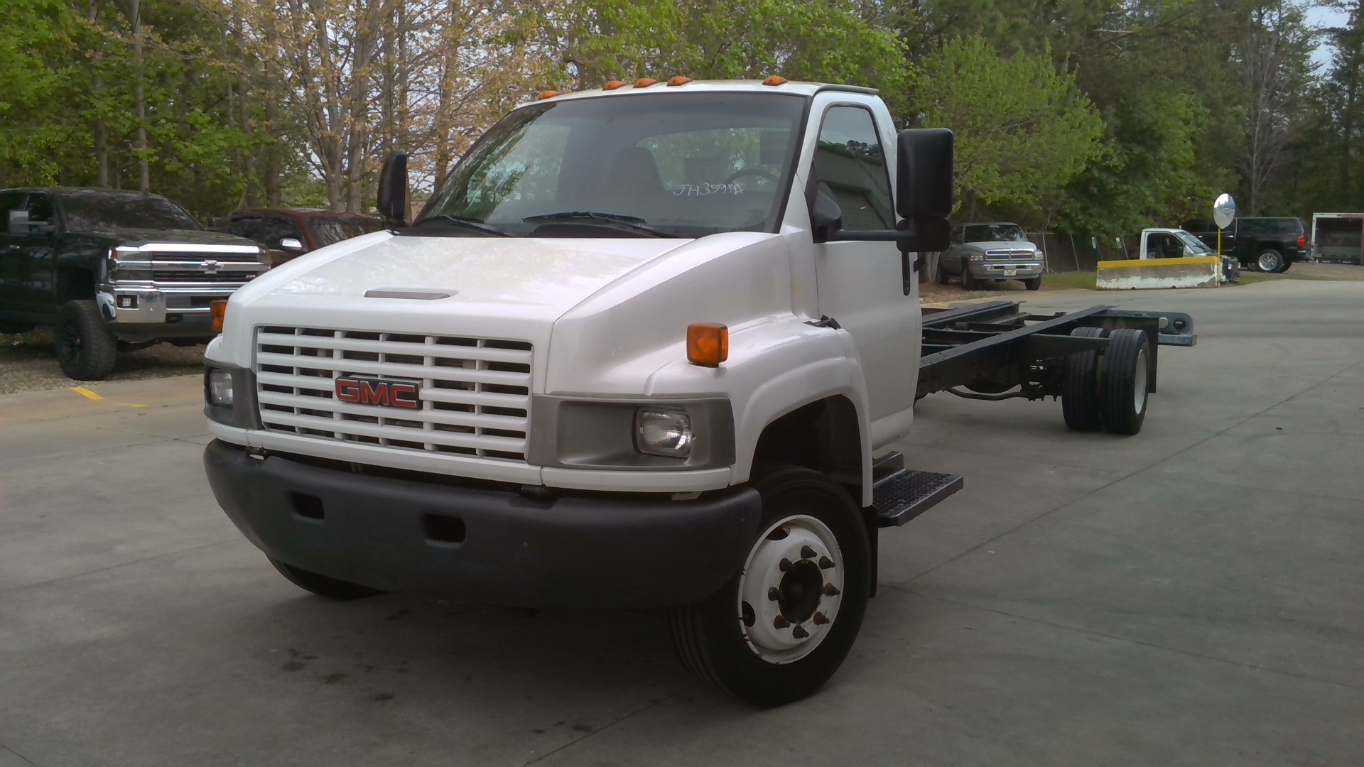 Used 2007 26 ' Cab and Chassis for sale
