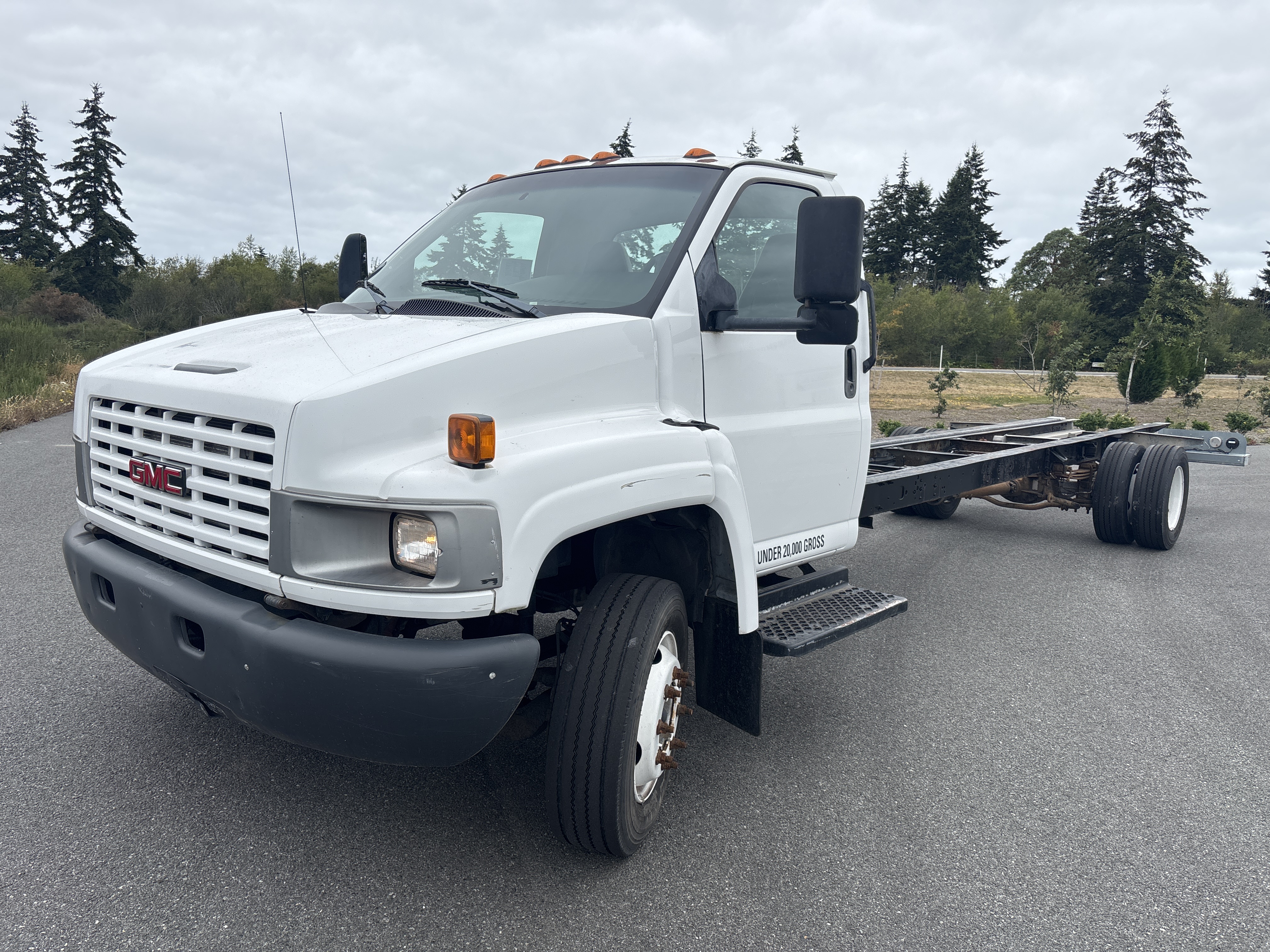 Used 2006 26 ' Cab and Chassis for sale