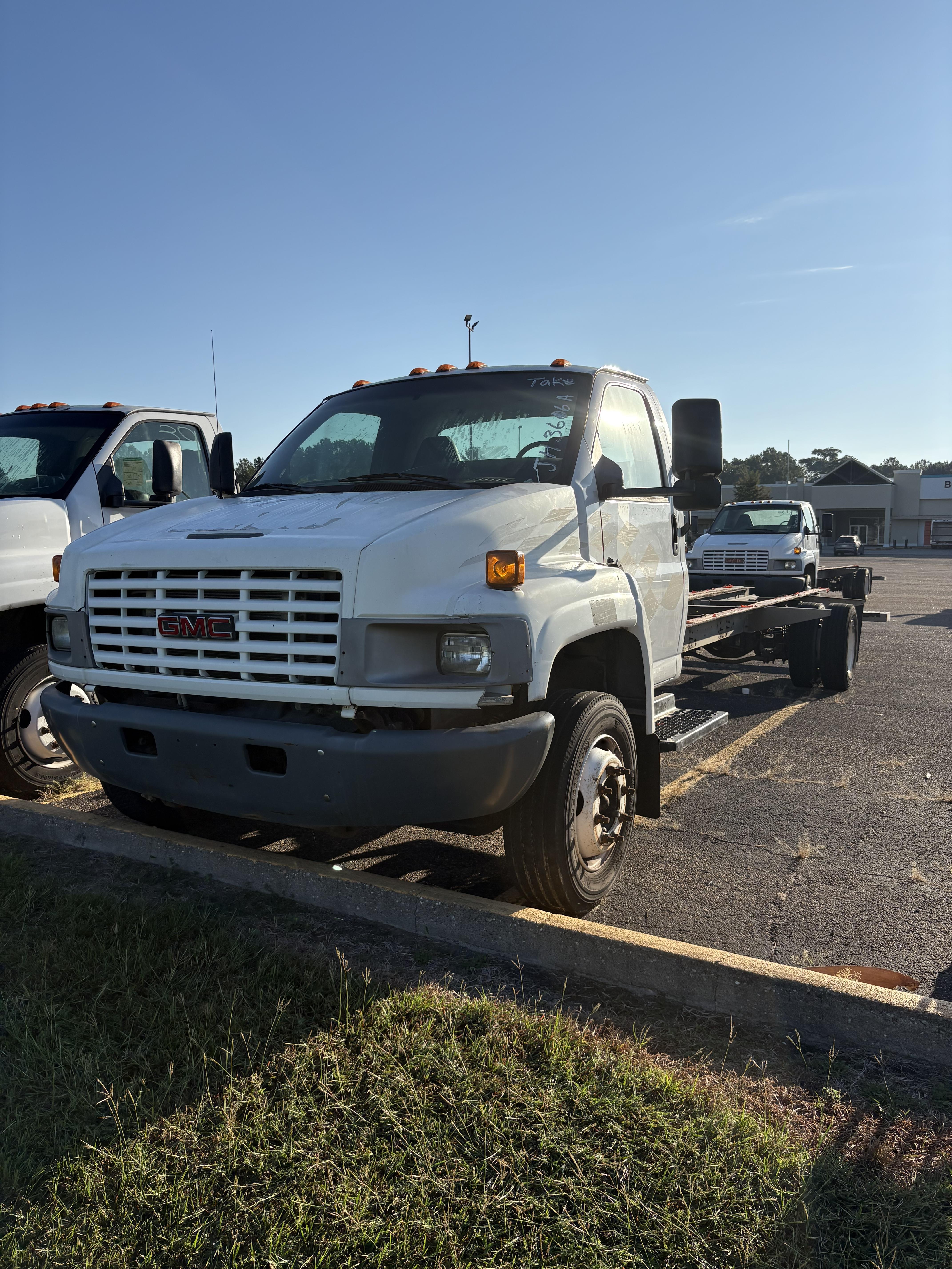 Used 2007 26 ' Cab and Chassis for sale