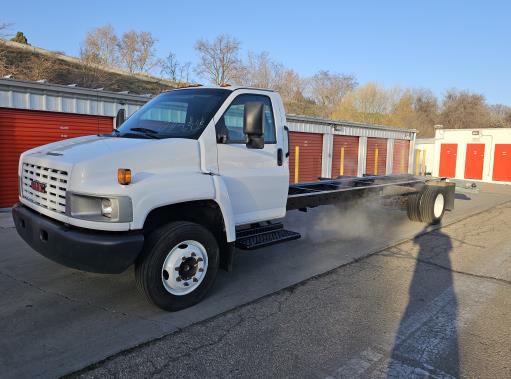 Used 2008 26 ' Cab and Chassis for sale