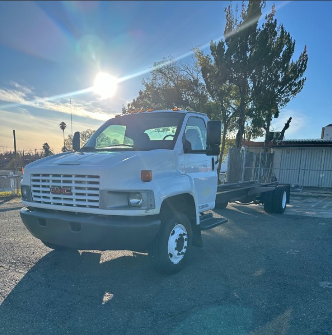 Used 2008 26 ' Cab and Chassis for sale