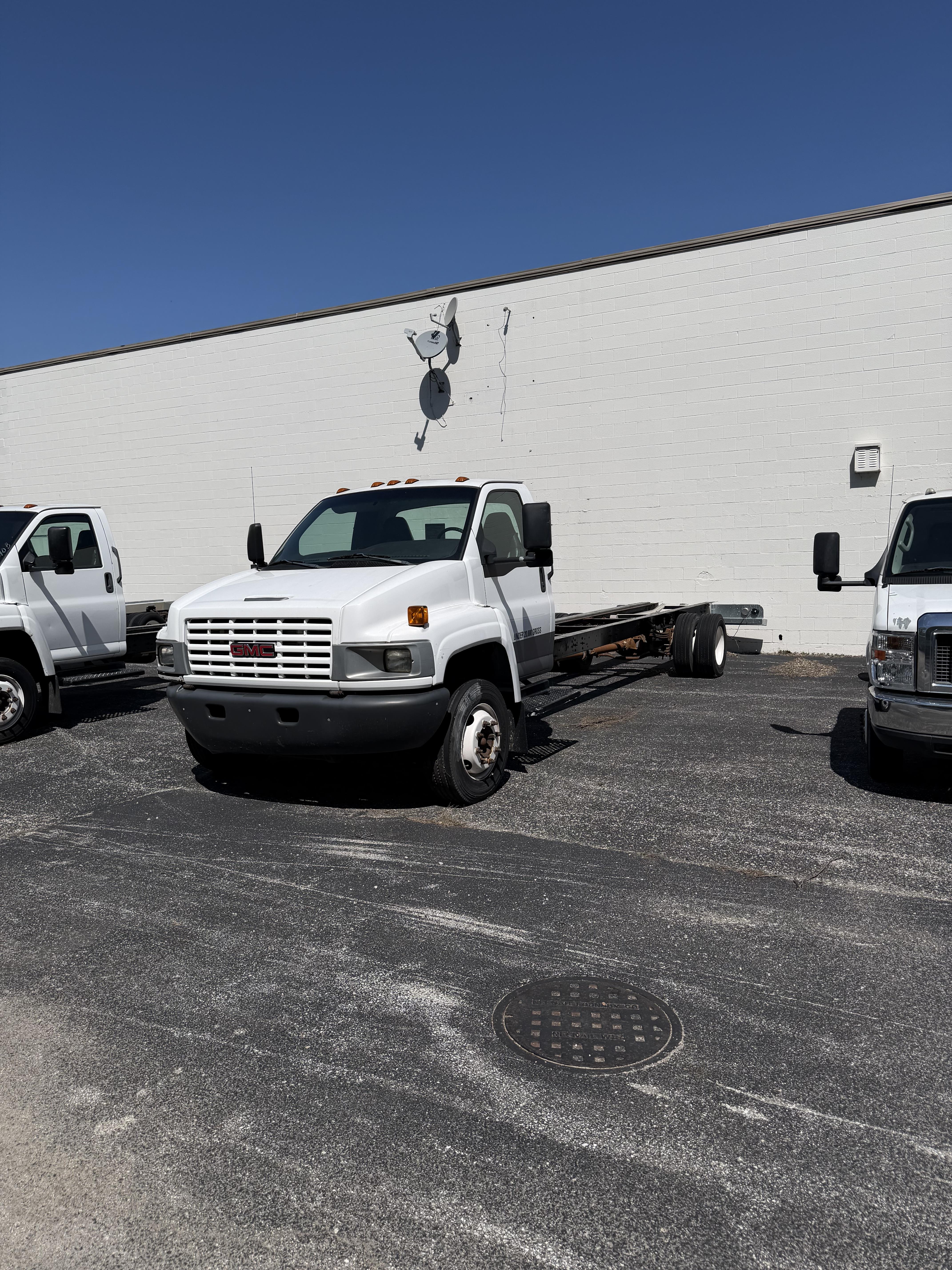 Used 2007 26 ' Cab and Chassis for sale