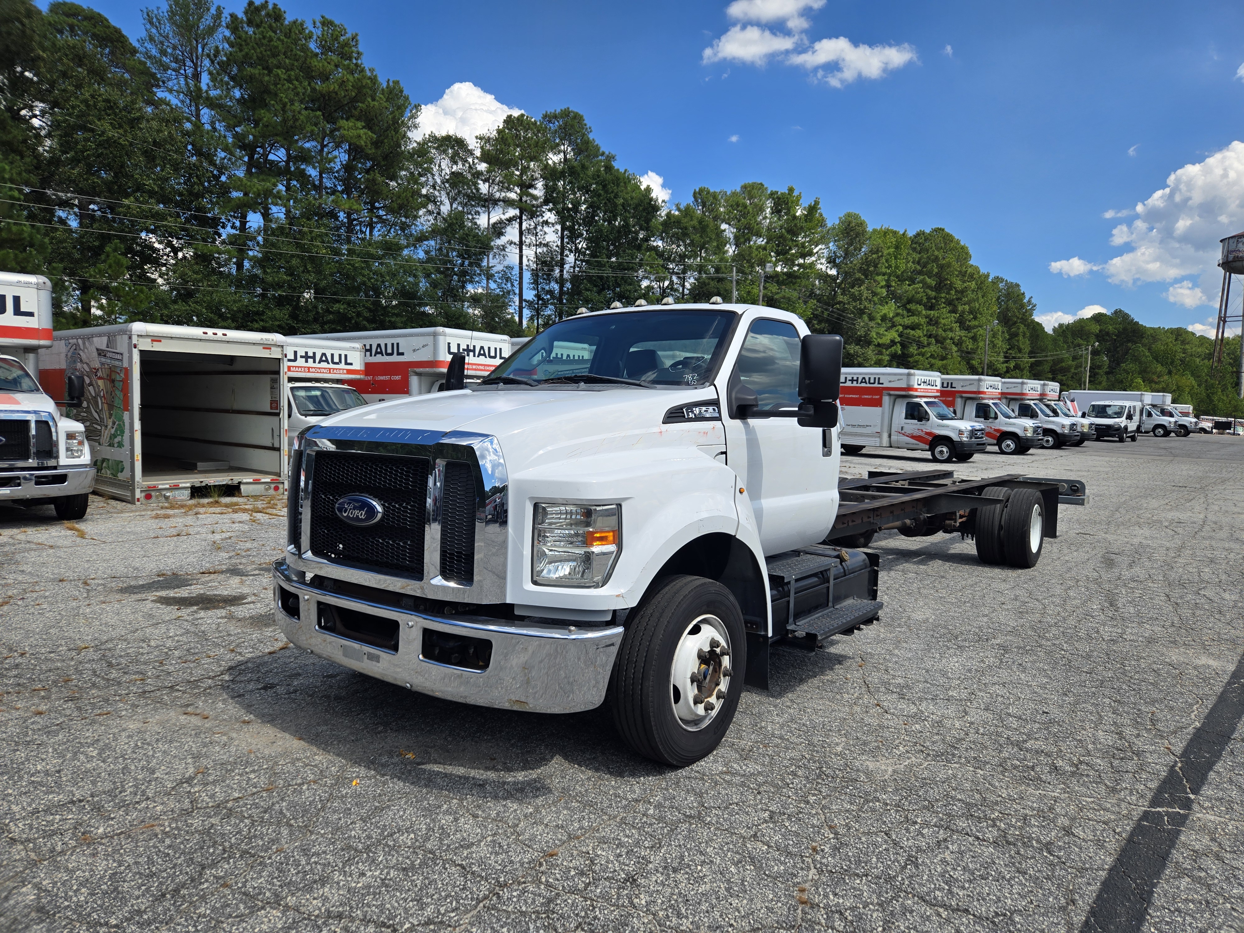 Used 2016 26 ' Cab and Chassis for sale