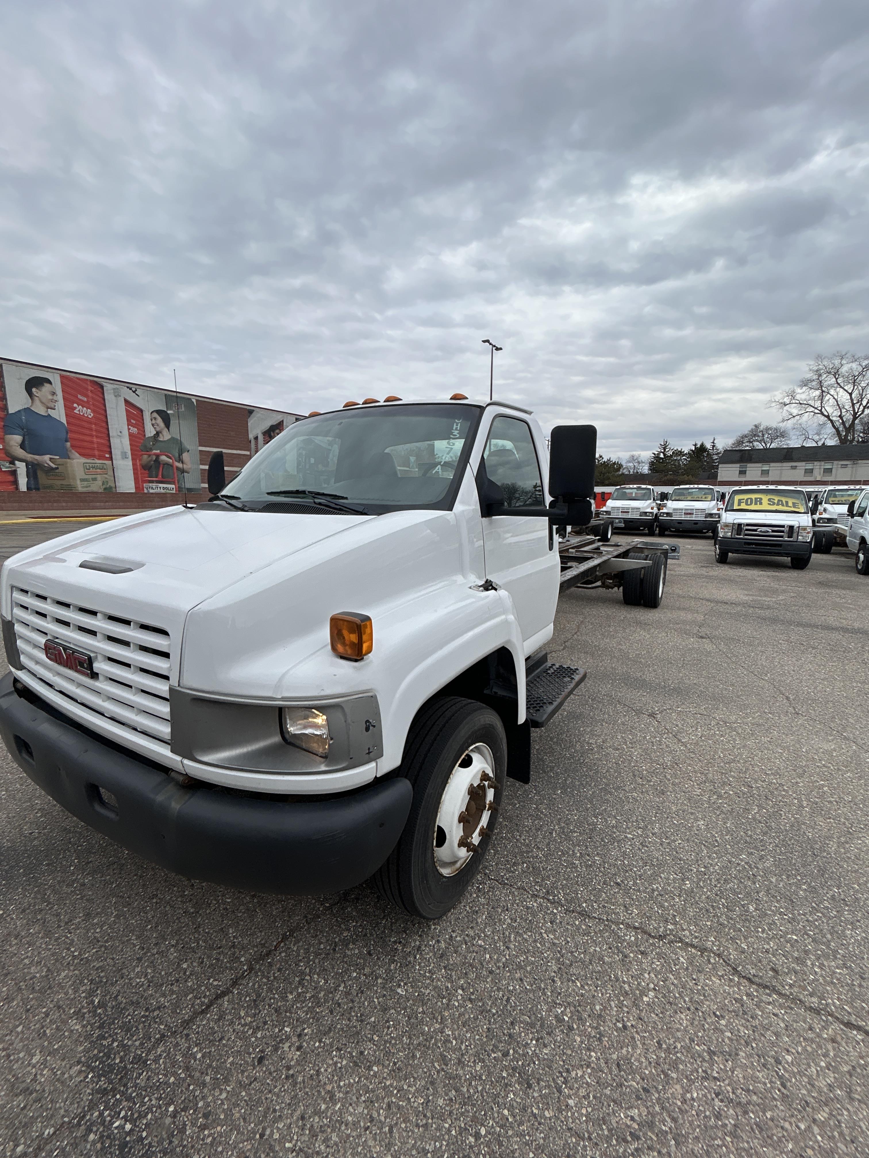 Used 2007 26 ' Cab and Chassis for sale