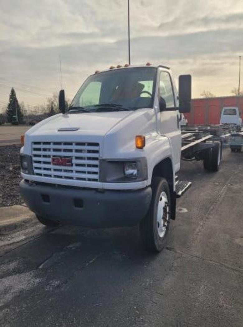 Used 2008 26 ' Cab and Chassis for sale