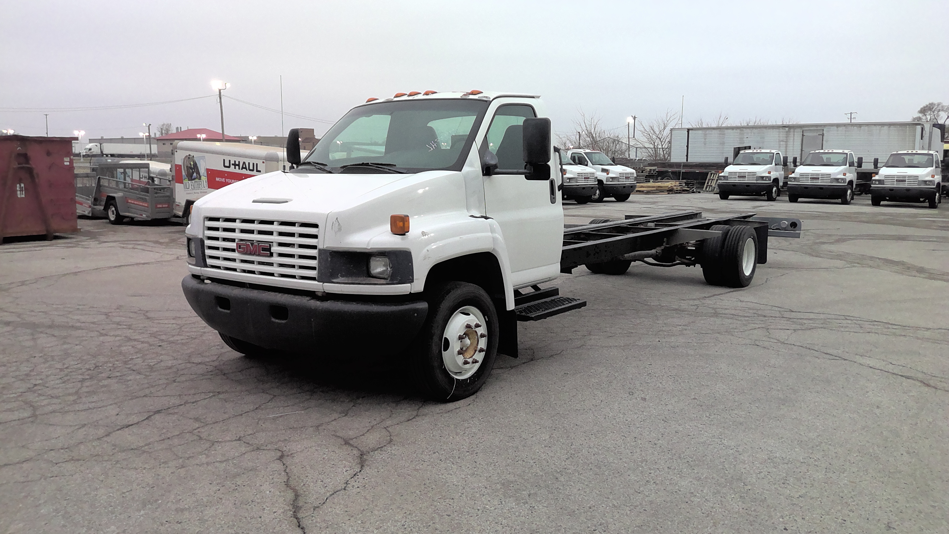 Used 2006 26 ' Cab and Chassis for sale