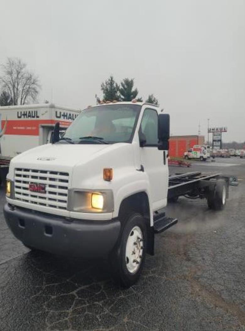 Used 2008 26 ' Cab and Chassis for sale