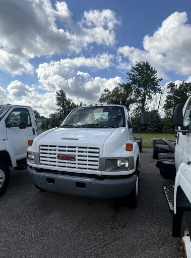 Used 2006 26 ' Cab and Chassis for sale