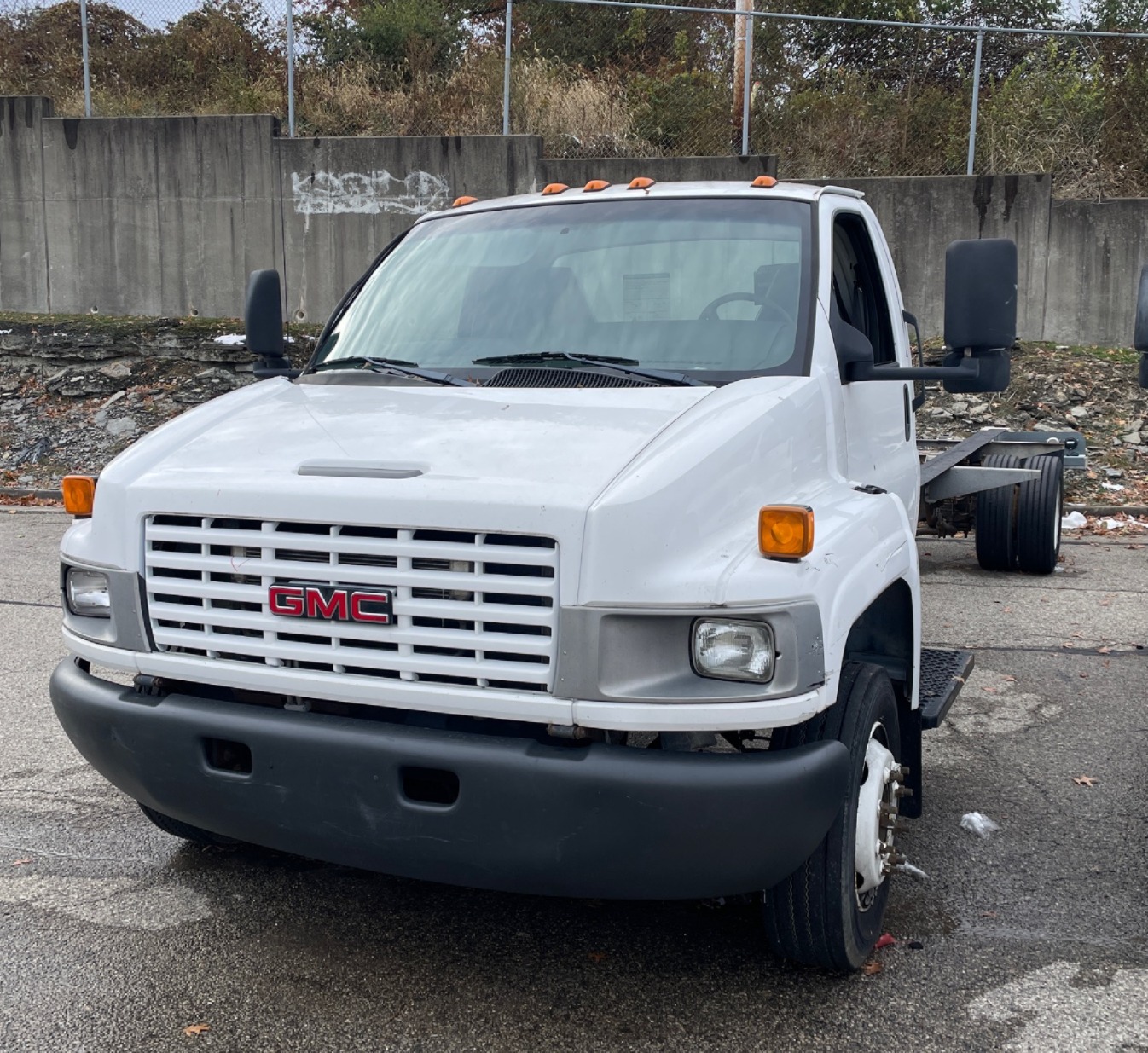 Used 2007 26 ' Cab and Chassis for sale