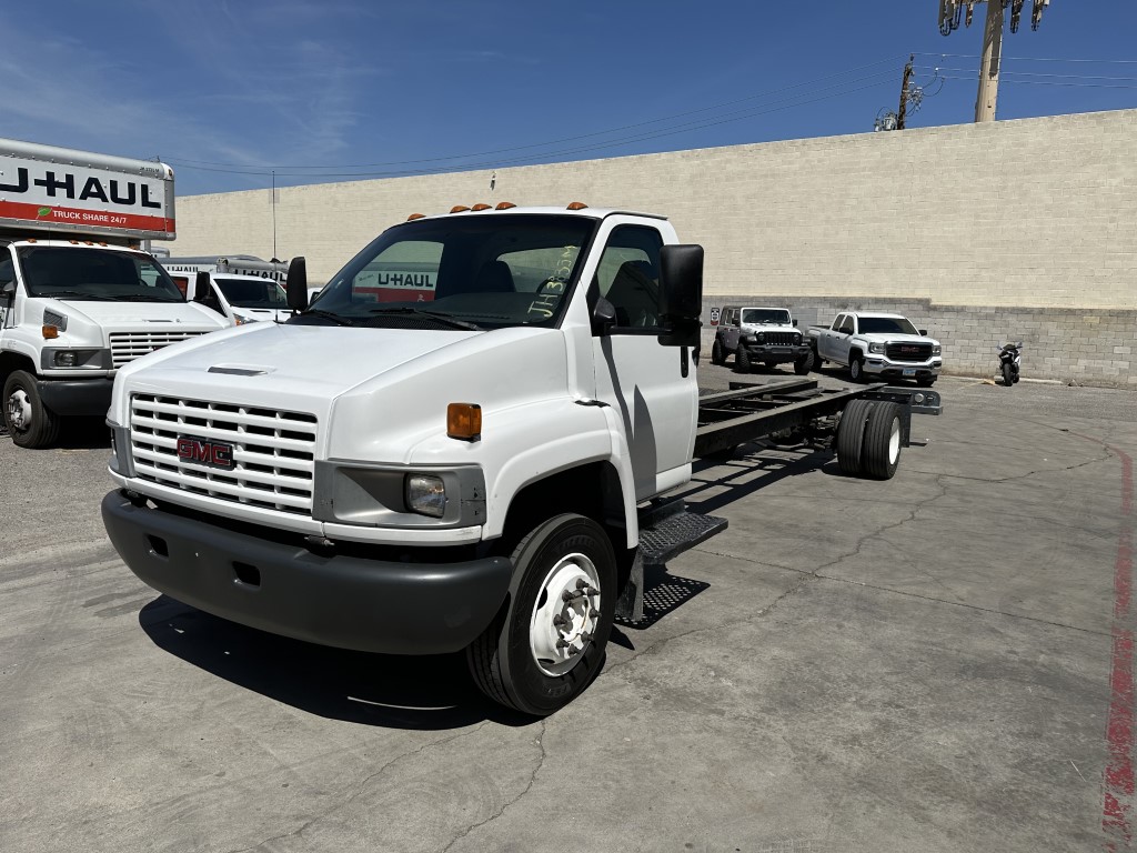 Used 2006 26 ' Cab and Chassis for sale