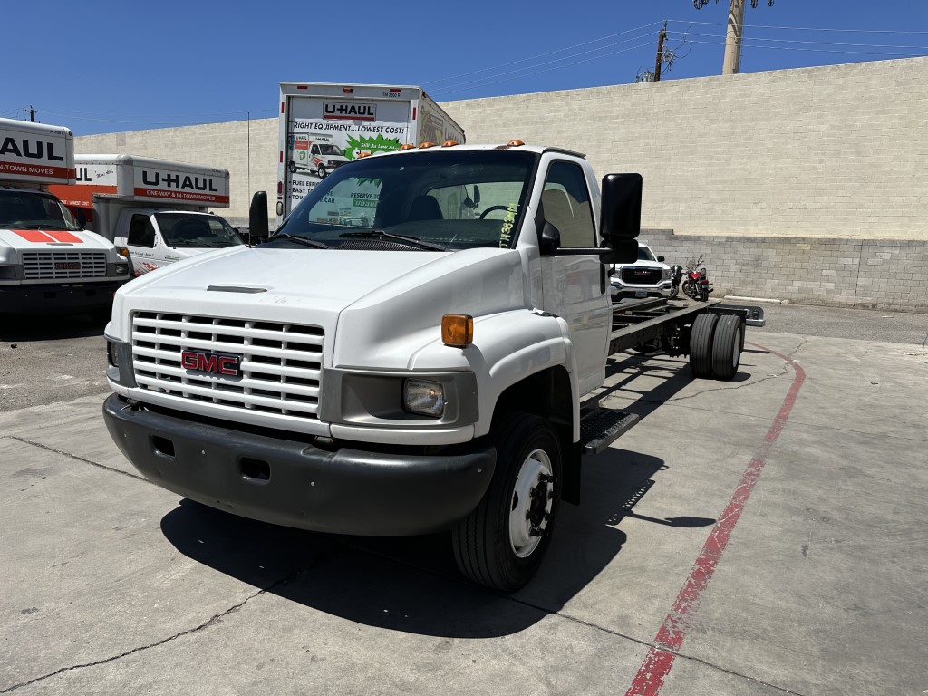 Used 2006 26 ' Cab and Chassis for sale