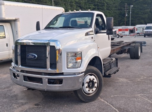 Used 2016 26 ' Cab and Chassis for sale