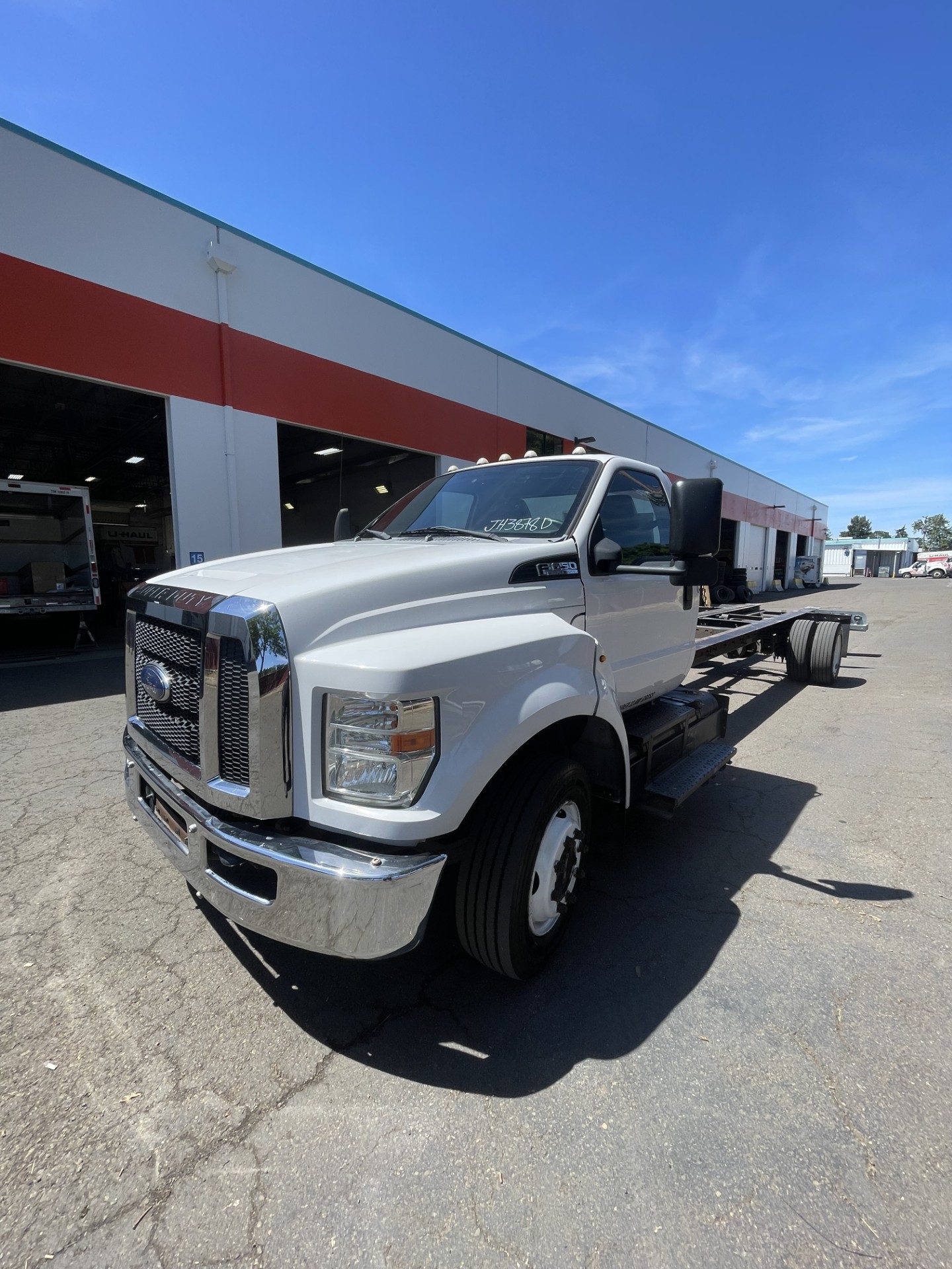 Used 2016 26 ' Cab and Chassis for sale