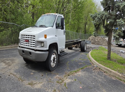 Used 2008 26 ' Cab and Chassis for sale