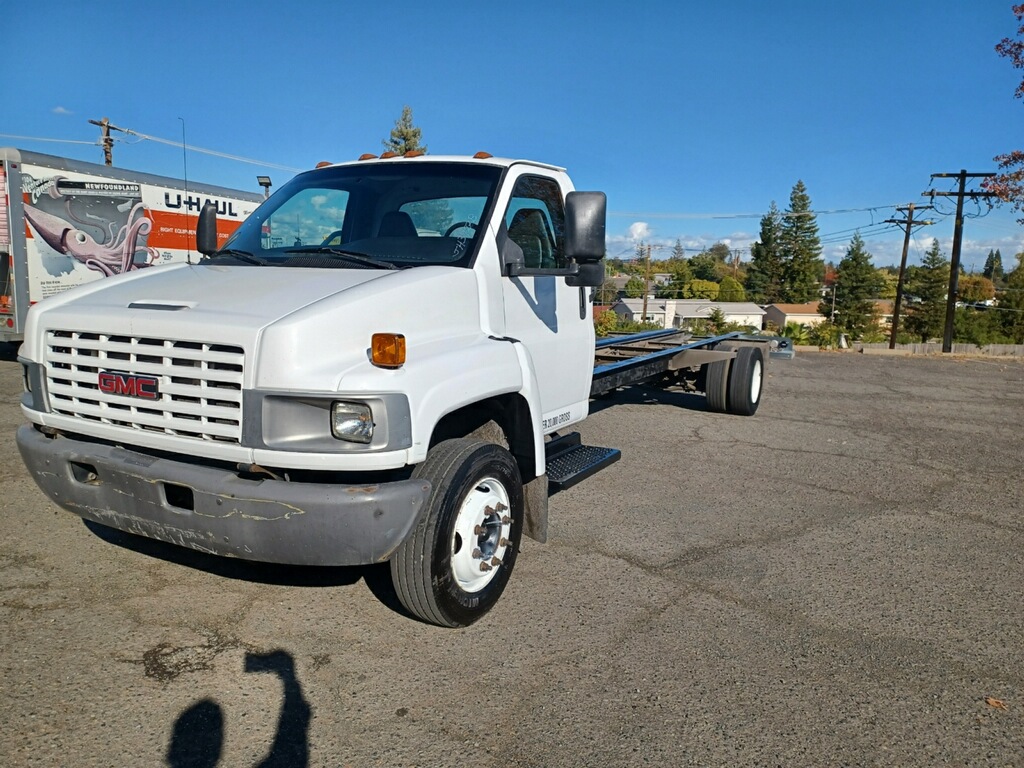 Used 2008 26 ' Cab and Chassis for sale