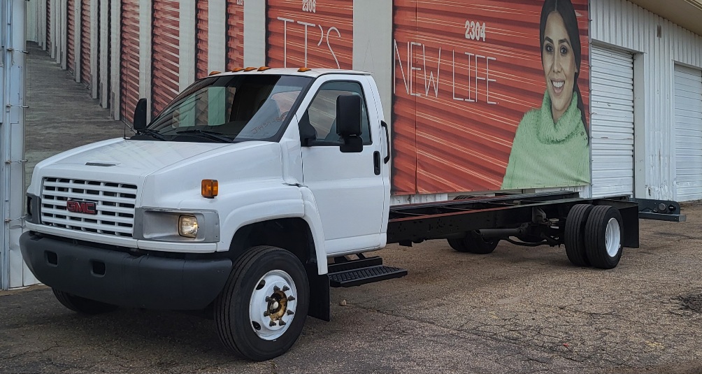 Used 2008 26 ' Cab and Chassis for sale