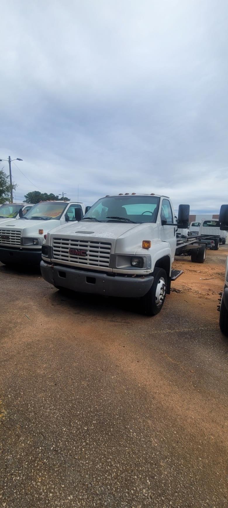 Used 2005 26 ' Cab and Chassis for sale