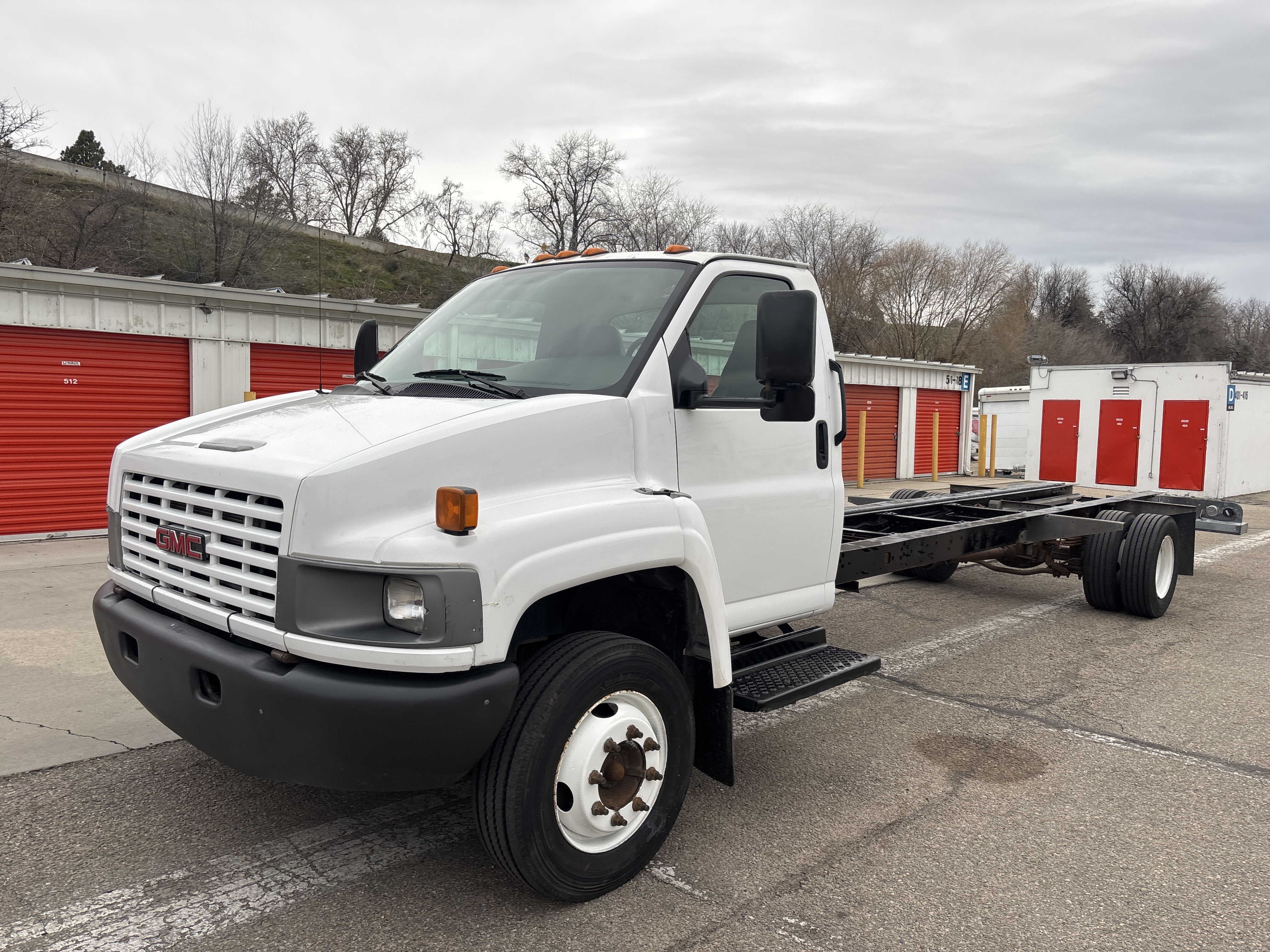 Used 2008 26 ' Cab and Chassis for sale