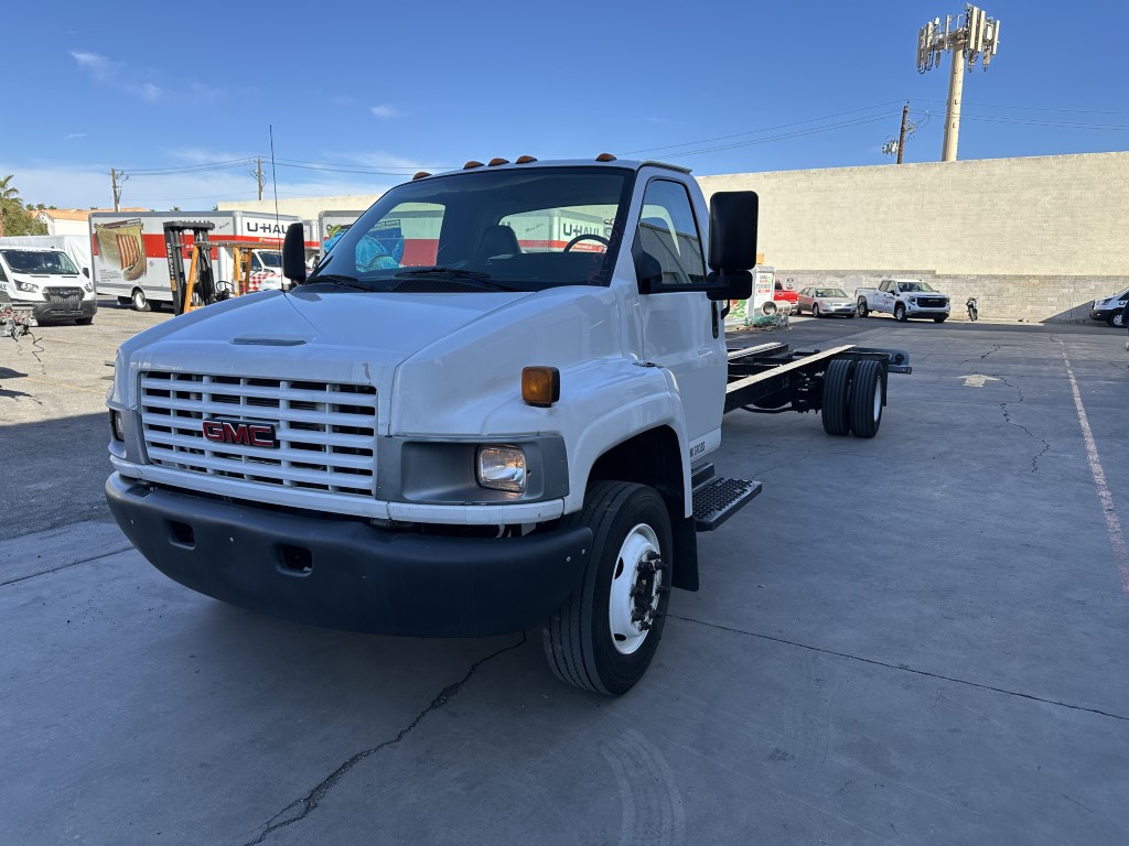 Used 2008 26 ' Cab and Chassis for sale