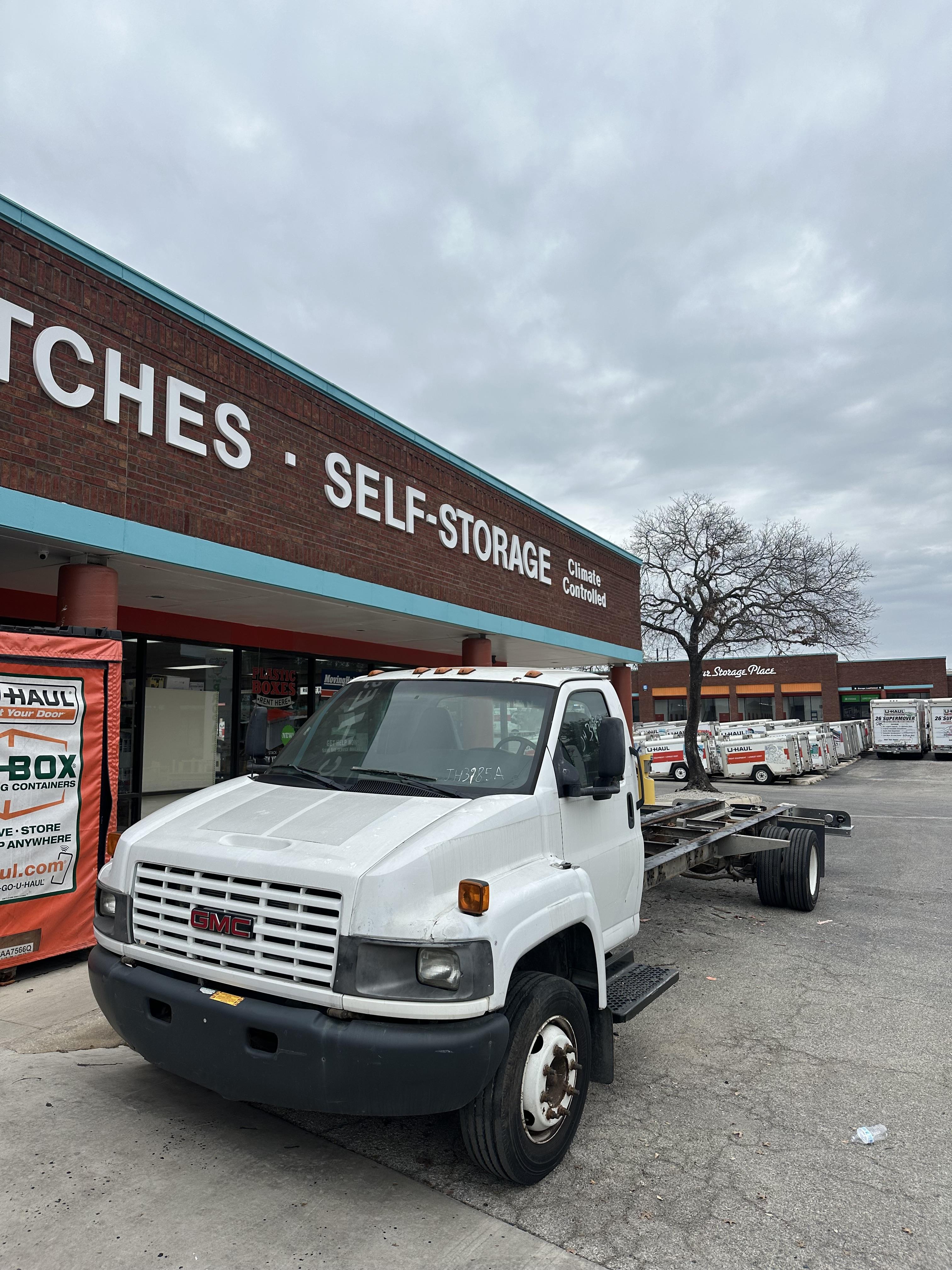 Used 2007 26 ' Cab and Chassis for sale