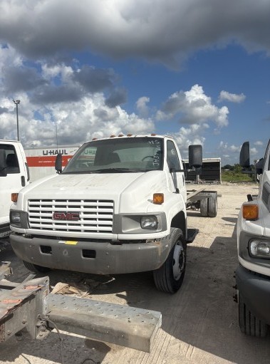 Used 2006 26 ' Cab and Chassis for sale