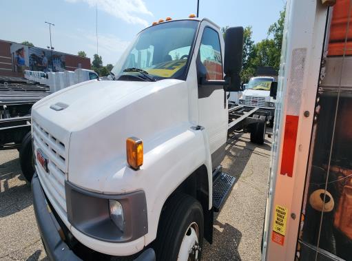 Used 2008 26 ' Cab and Chassis for sale