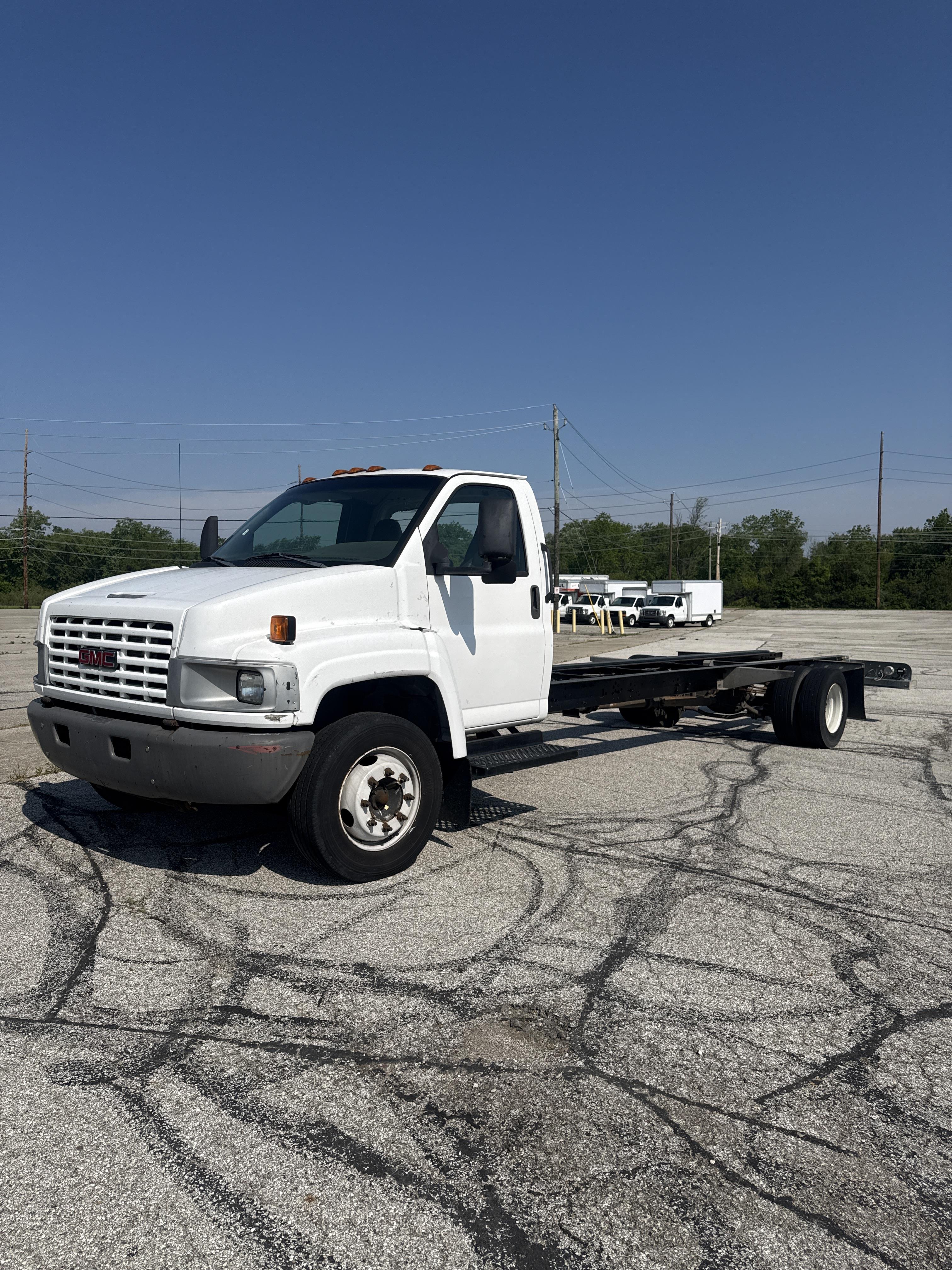 Used 2008 26 ' Cab and Chassis for sale