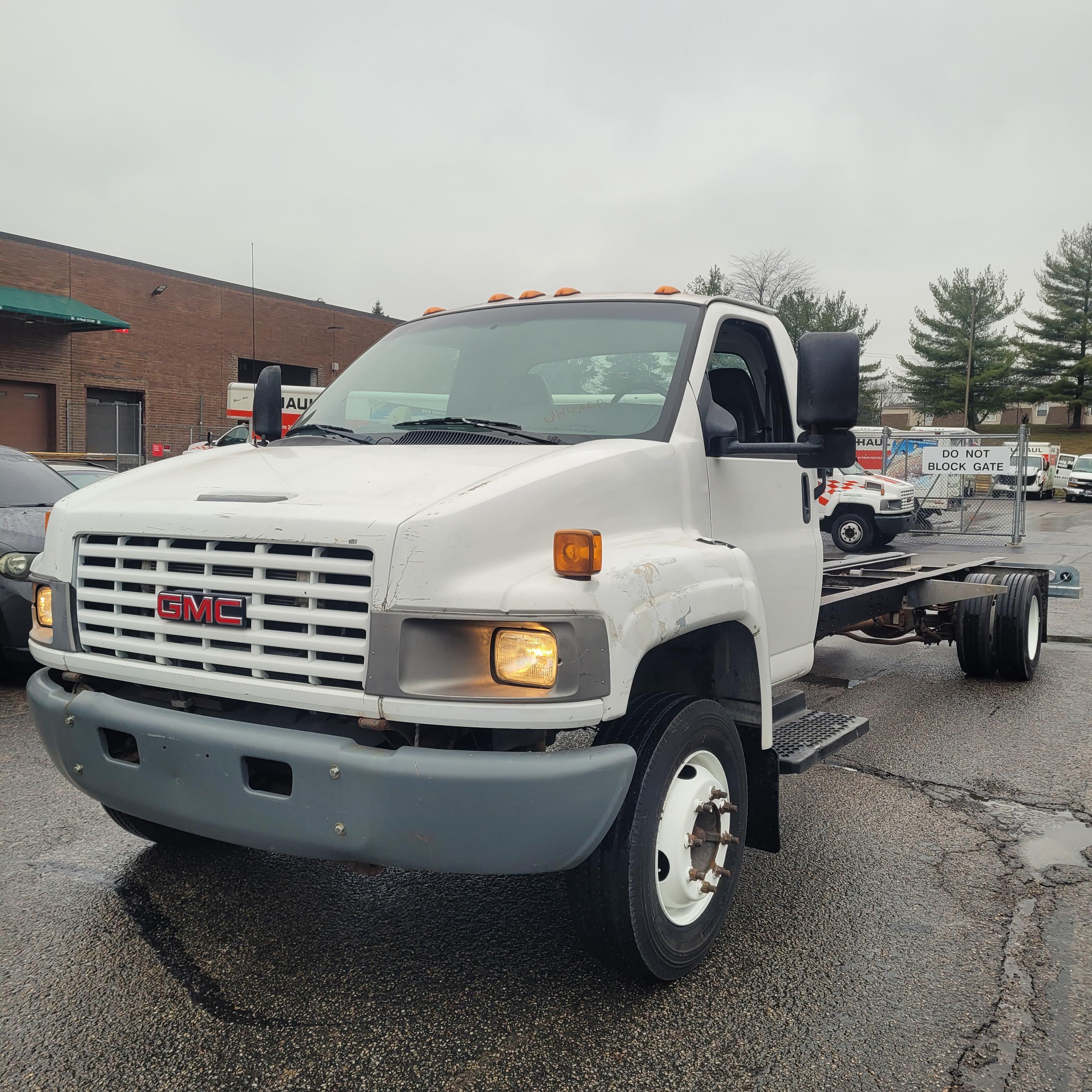 Used 2008 26 ' Cab and Chassis for sale