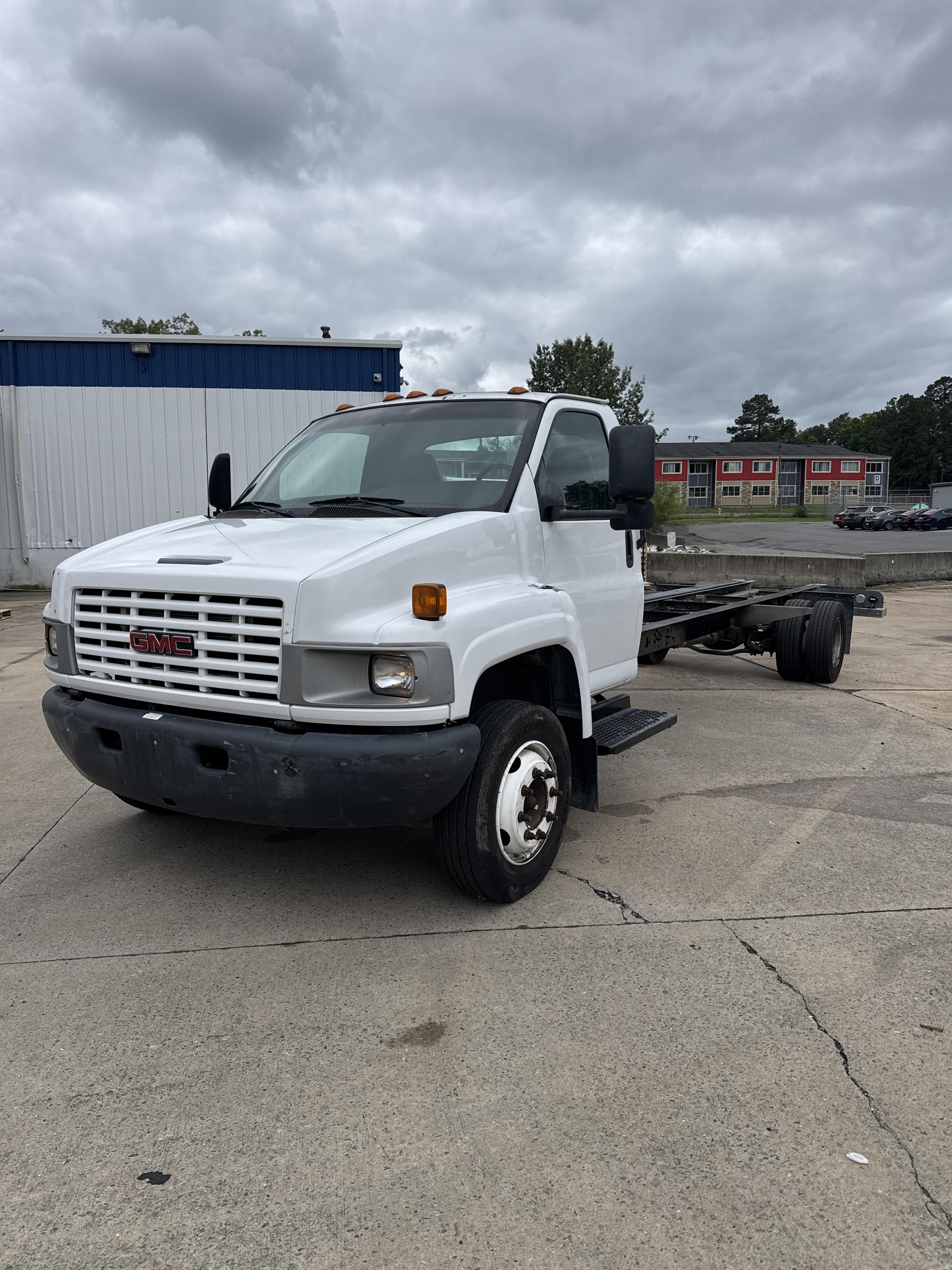 Used 2008 26 ' Cab and Chassis for sale