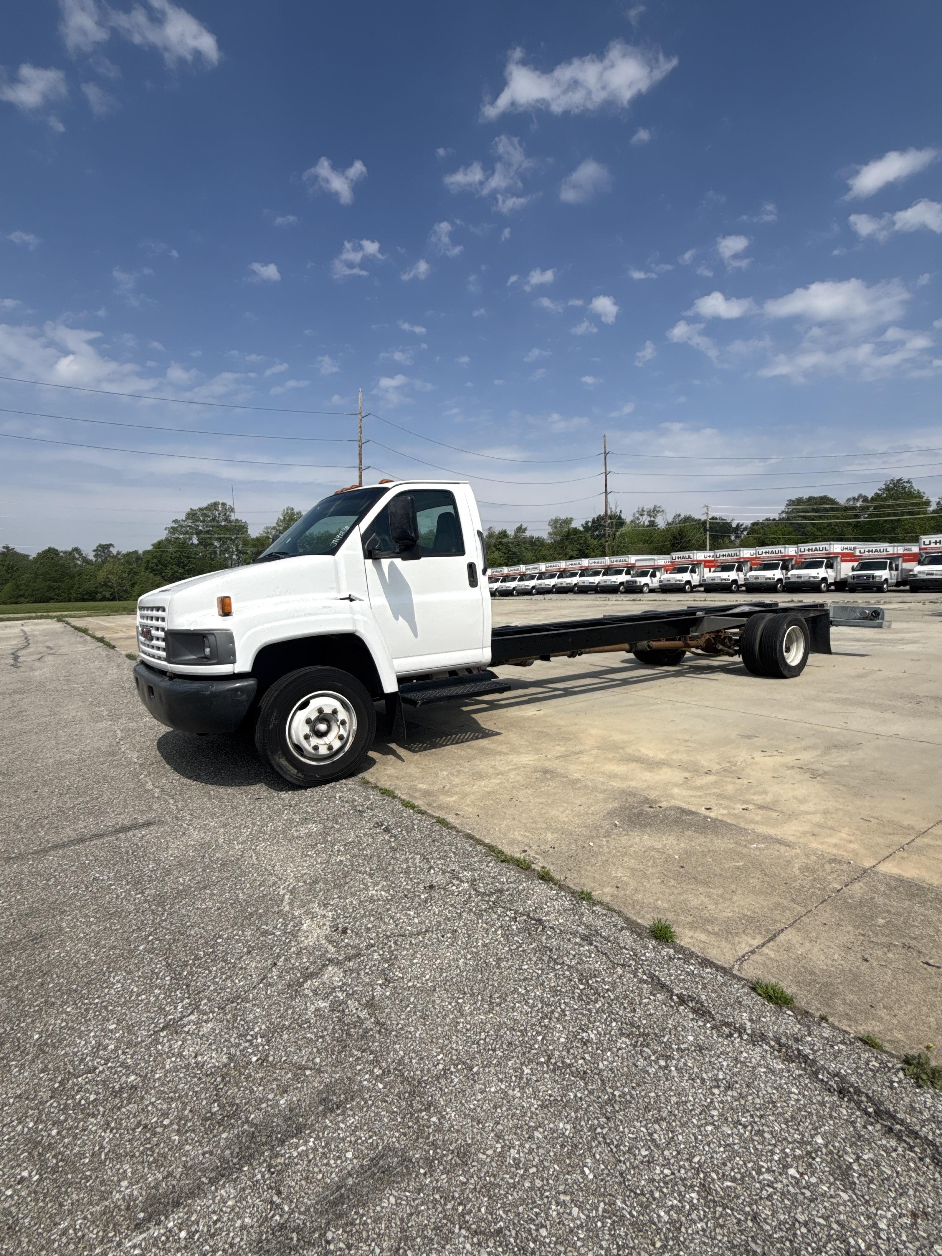 Used 2008 26 ' Cab and Chassis for sale