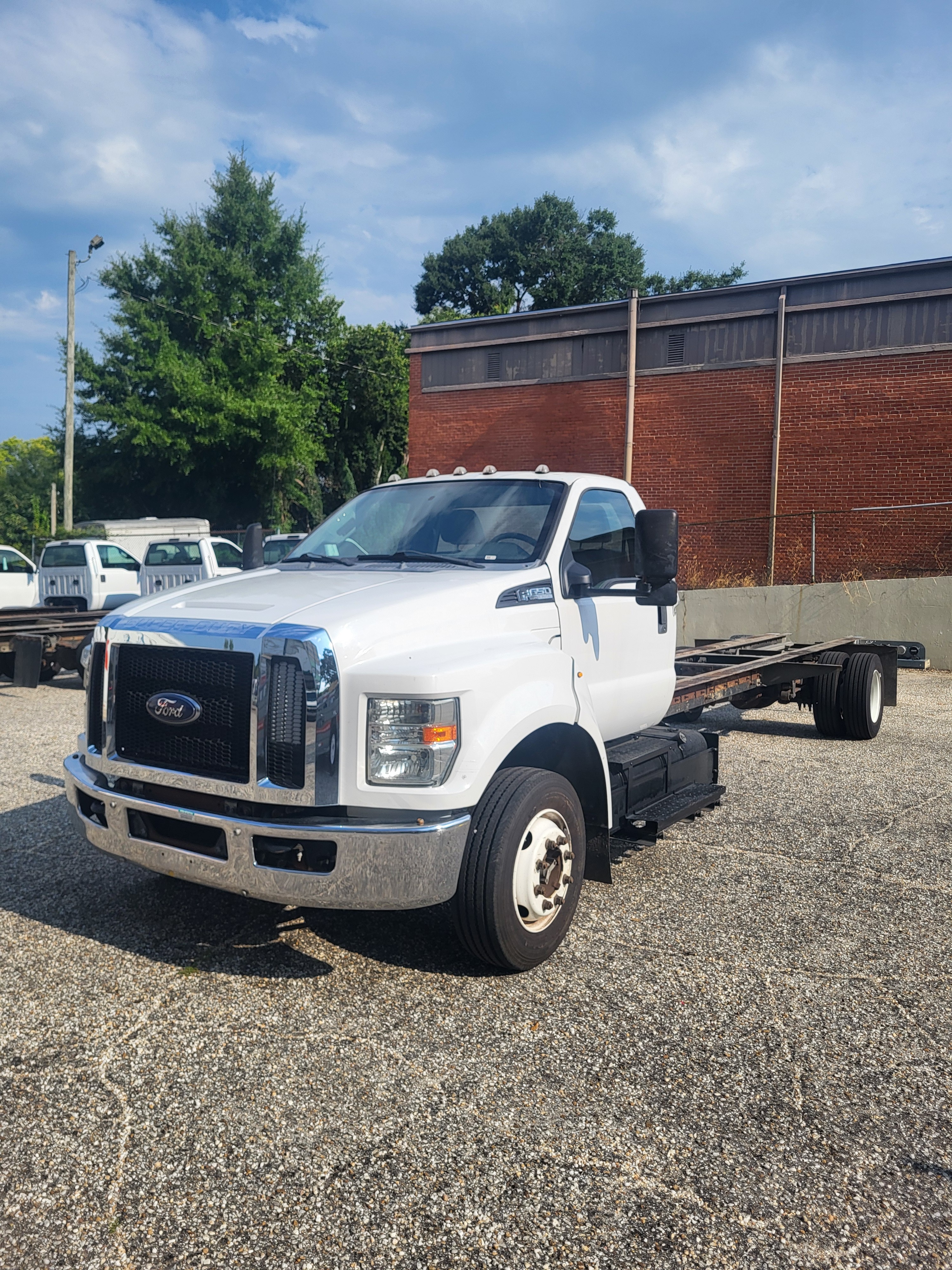 Used 2016 26 ' Cab and Chassis for sale