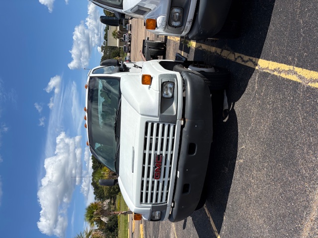 Used 2008 26 ' Cab and Chassis for sale