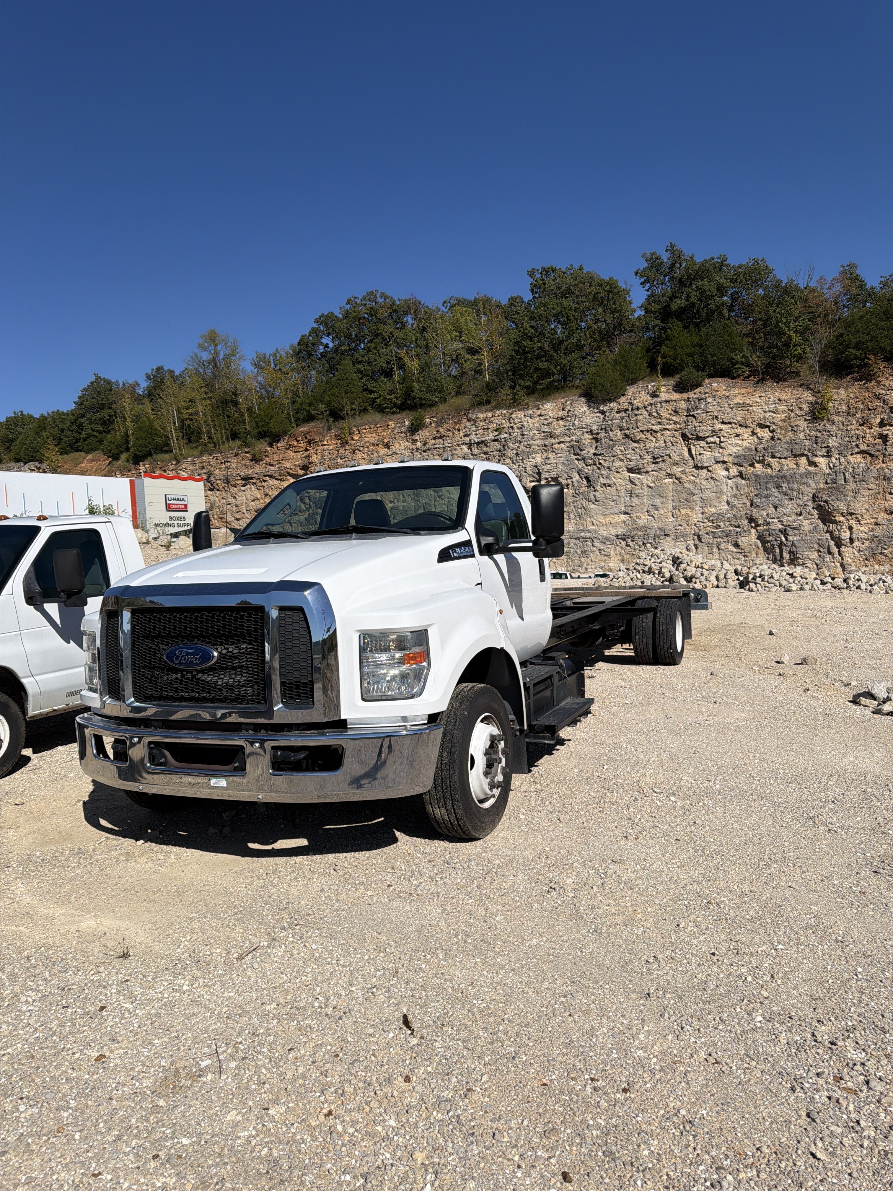 Used 2016 26 ' Cab and Chassis for sale