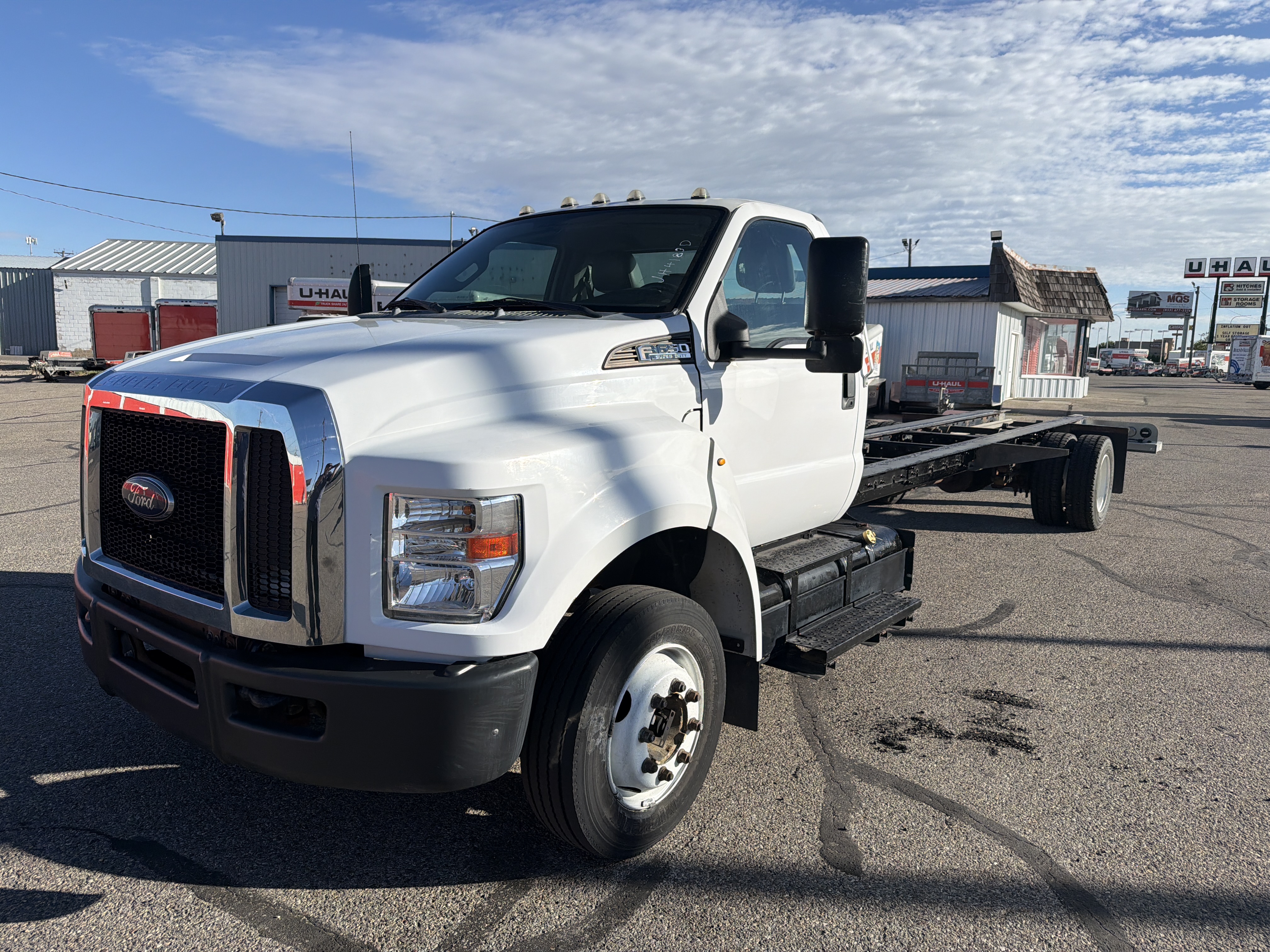 Used 2016 26 ' Cab and Chassis for sale