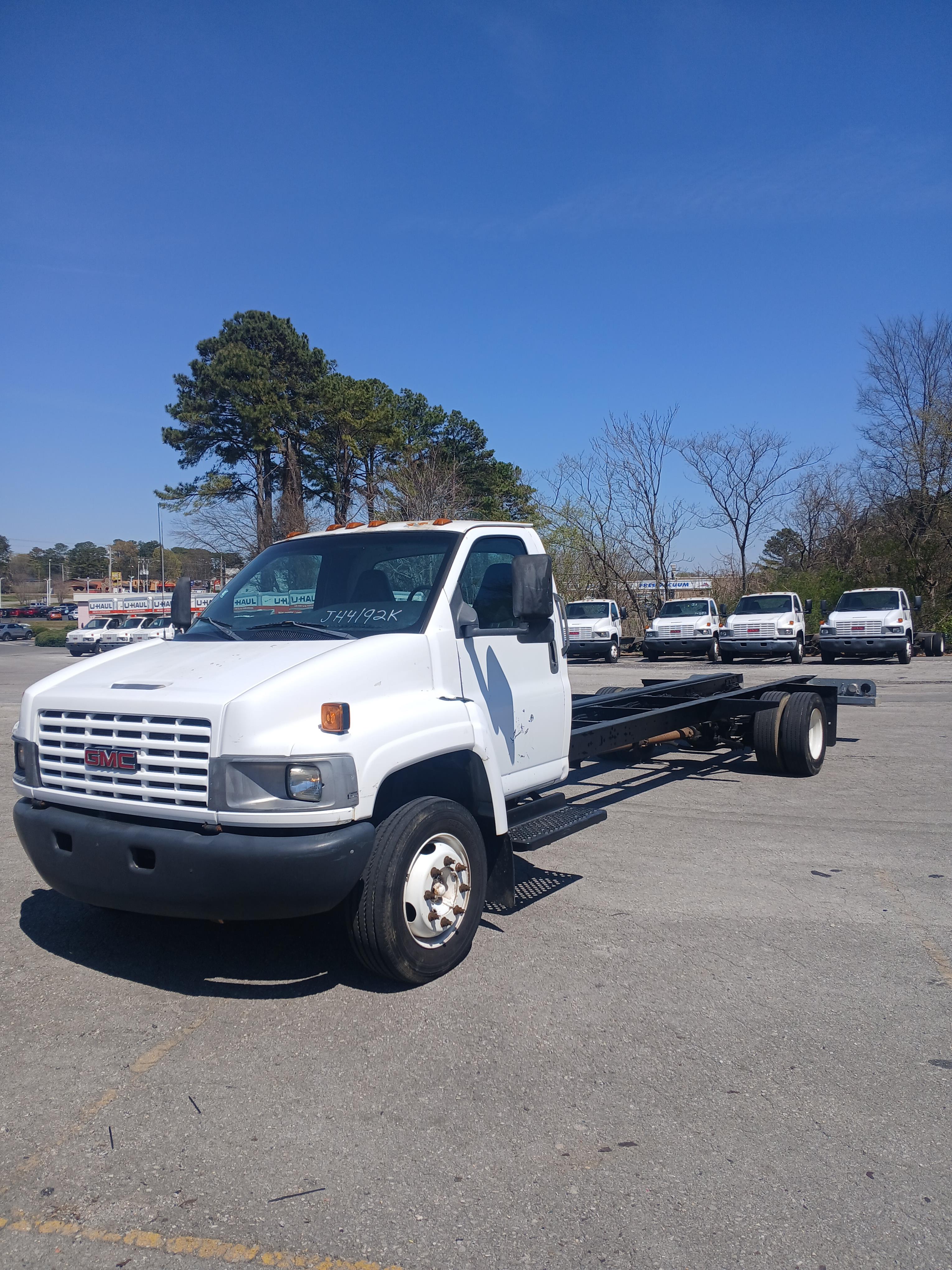 Used 2005 26 ' Cab and Chassis for sale