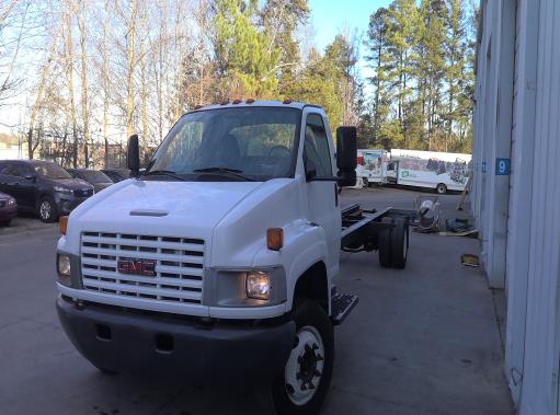 Used 2008 26 ' Cab and Chassis for sale