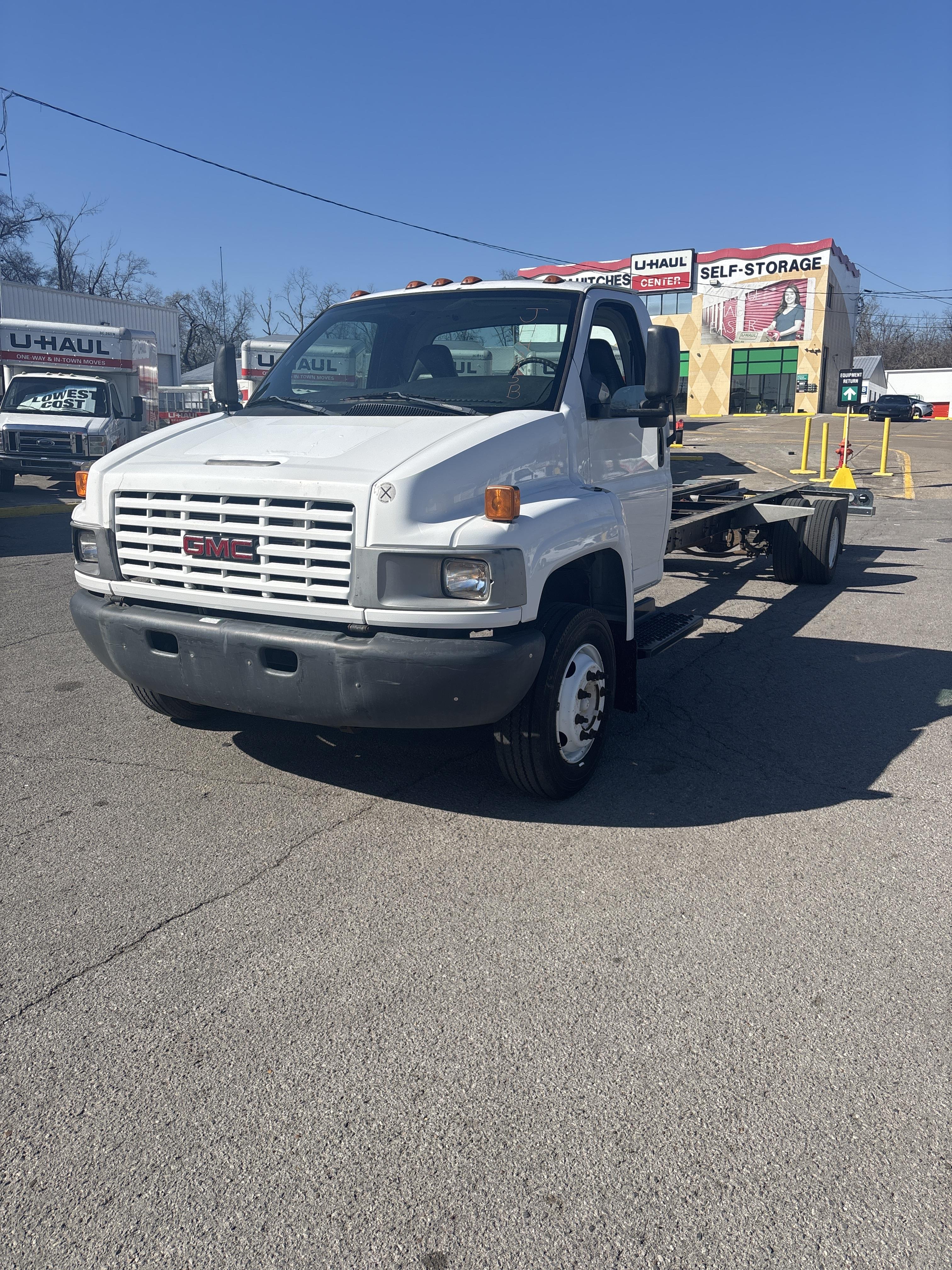 Used 2008 26 ' Cab and Chassis for sale