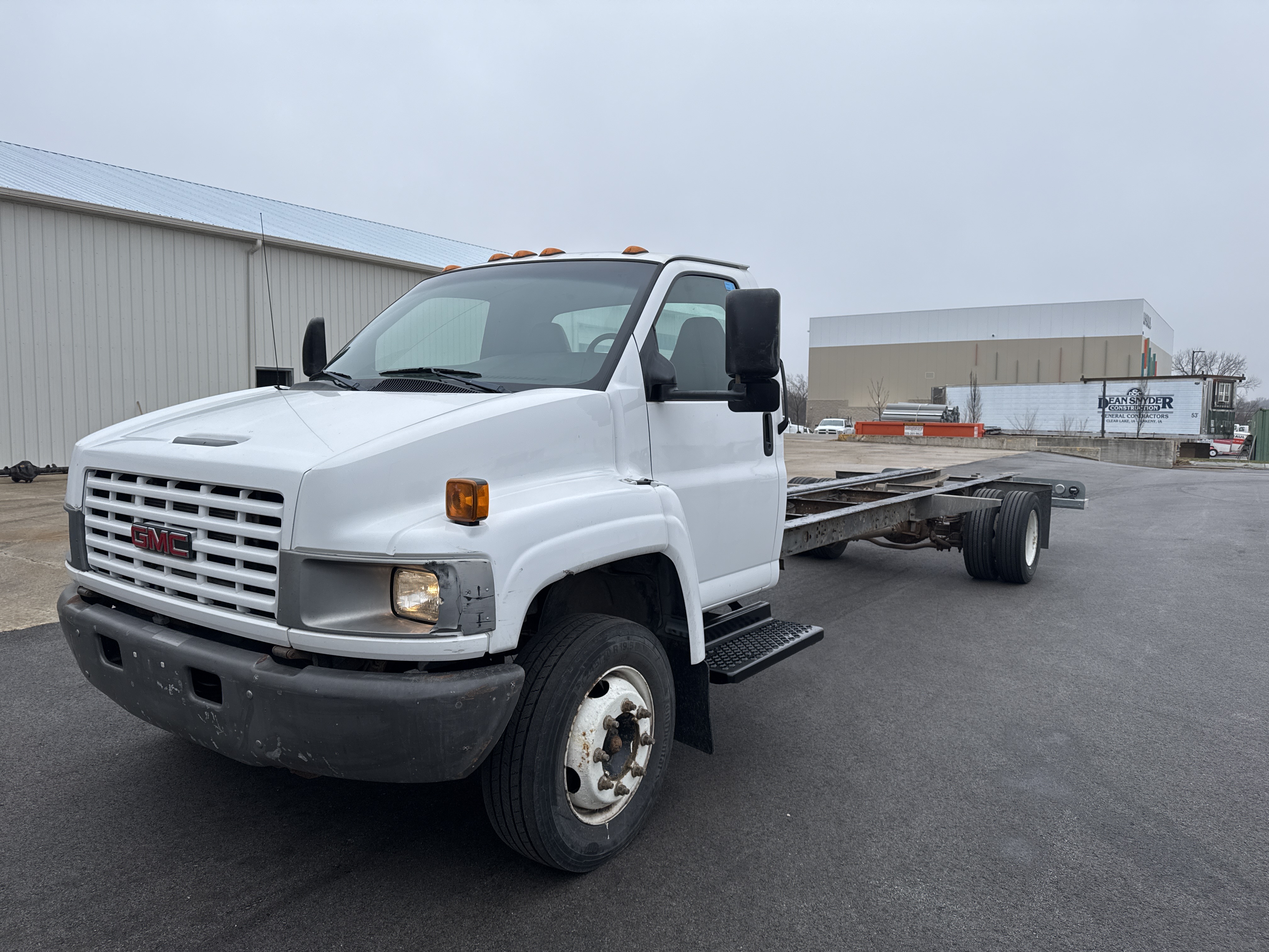 Used 2008 26 ' Cab and Chassis for sale