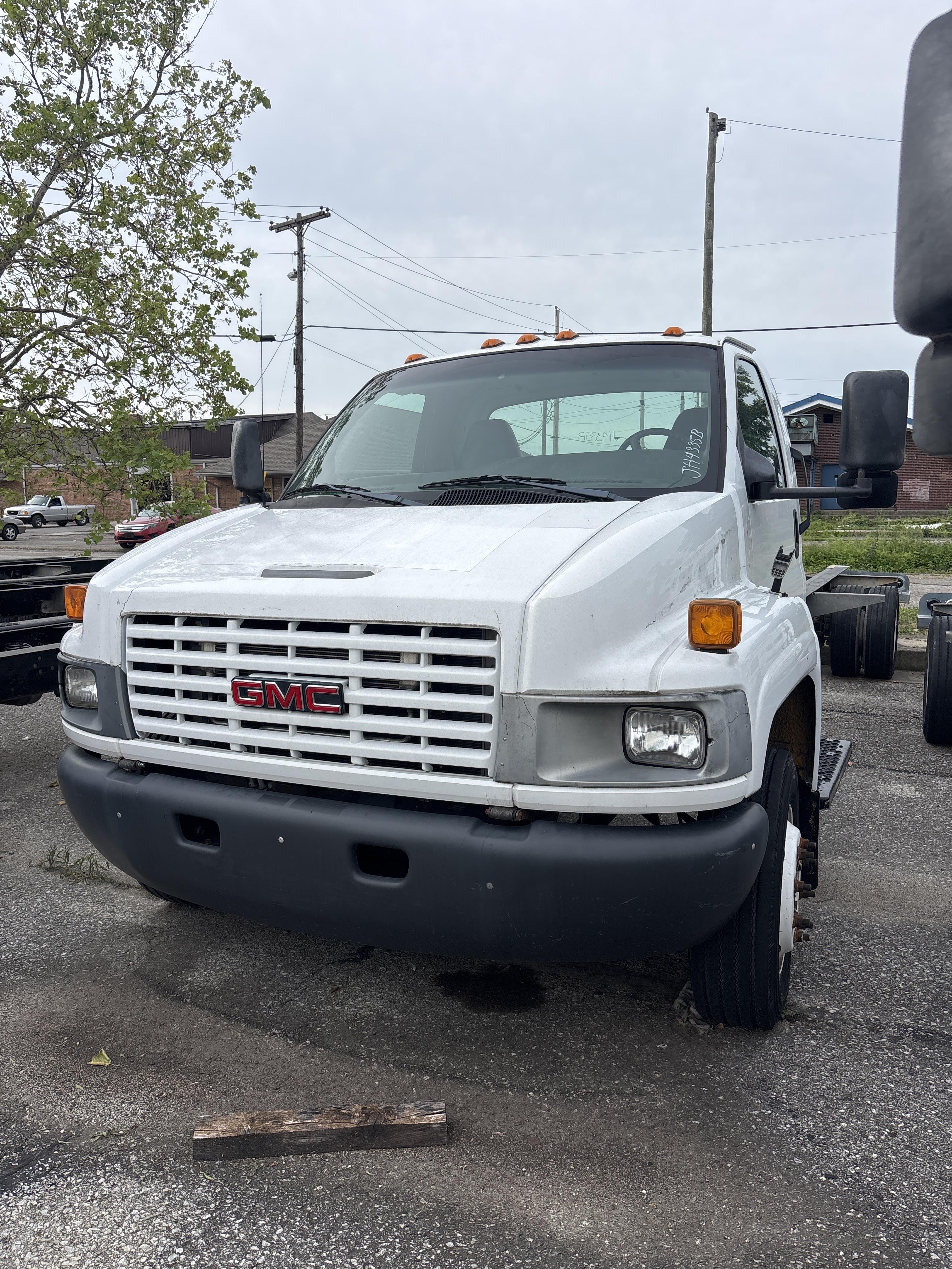 Used 2008 26 ' Cab and Chassis for sale