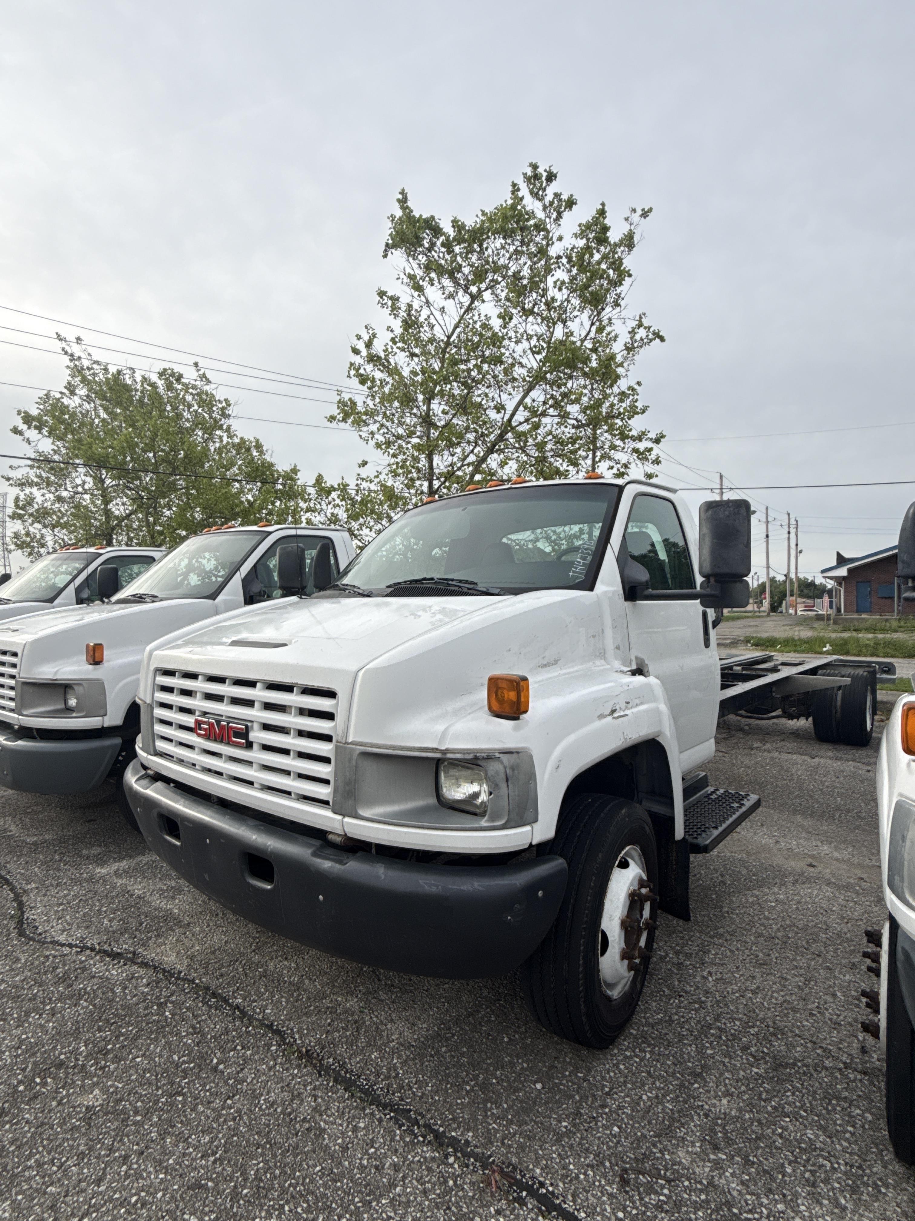 Used 2008 26 ' Cab and Chassis for sale