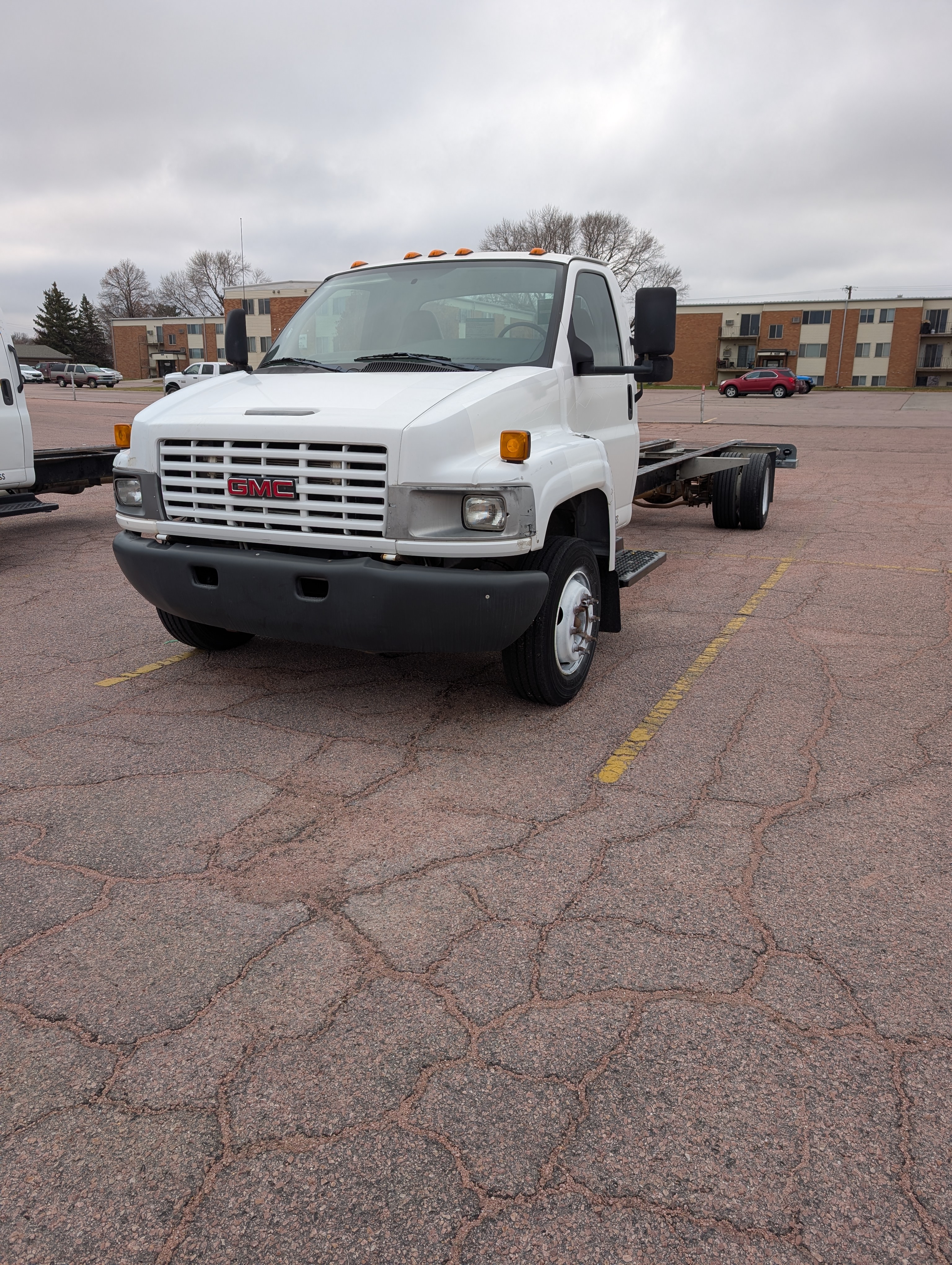 Used 2008 26 ' Cab and Chassis for sale